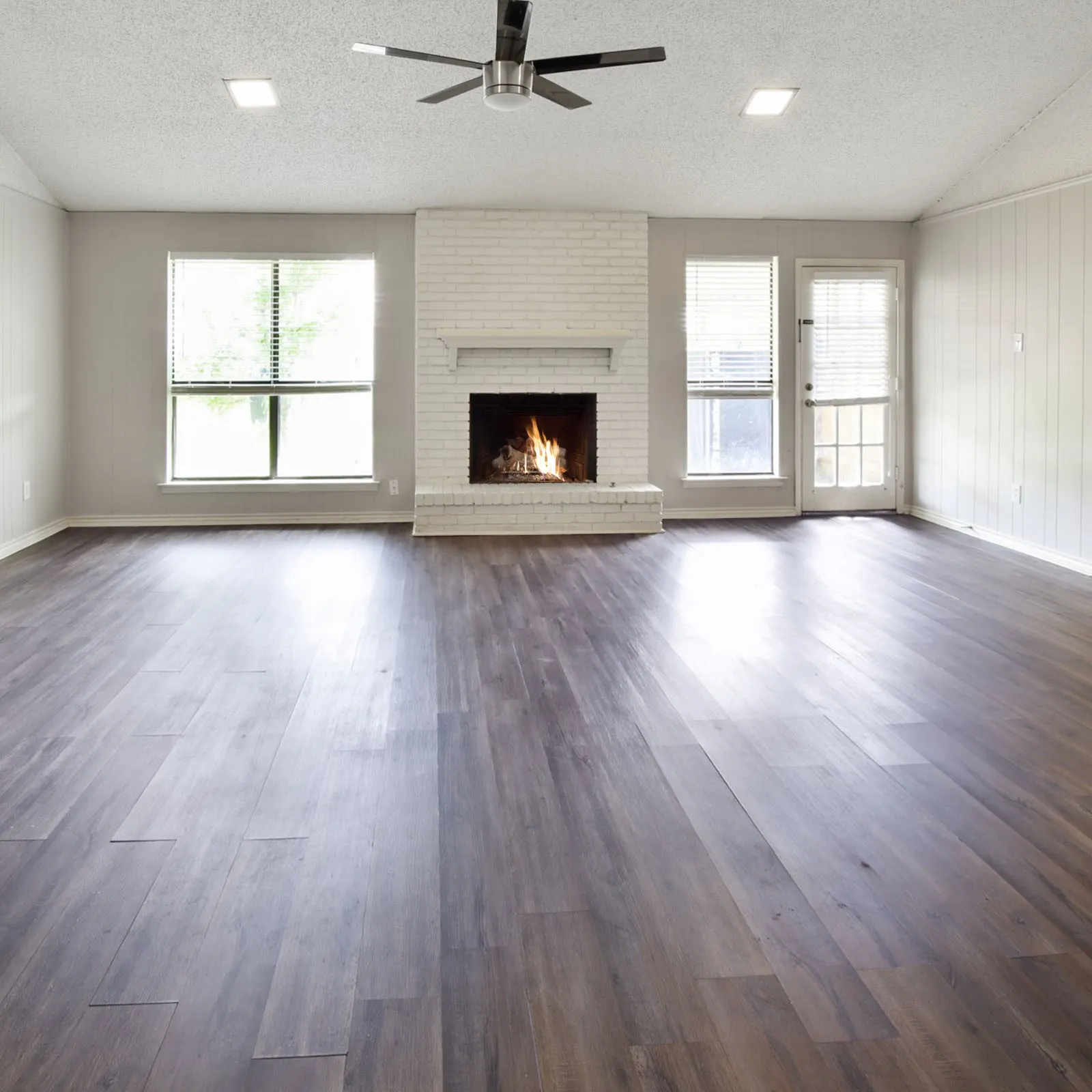 Single Family Residence For Sale in Dallas County , 504 Sierra Drive, De Soto, Texas 75115, 3 Bedroom, 2 Bathroom, 2 Garage spaces, 1,474 Sqft, built in 1980, mls#21317429, Real Estate Agent in De Soto, Homes For Sale in Dallas county, Homes For Sale in De Soto, Realtor in De Soto Texas, Real Estate Brokerage Independent Realty Texas, Luminita Cordes Realtor