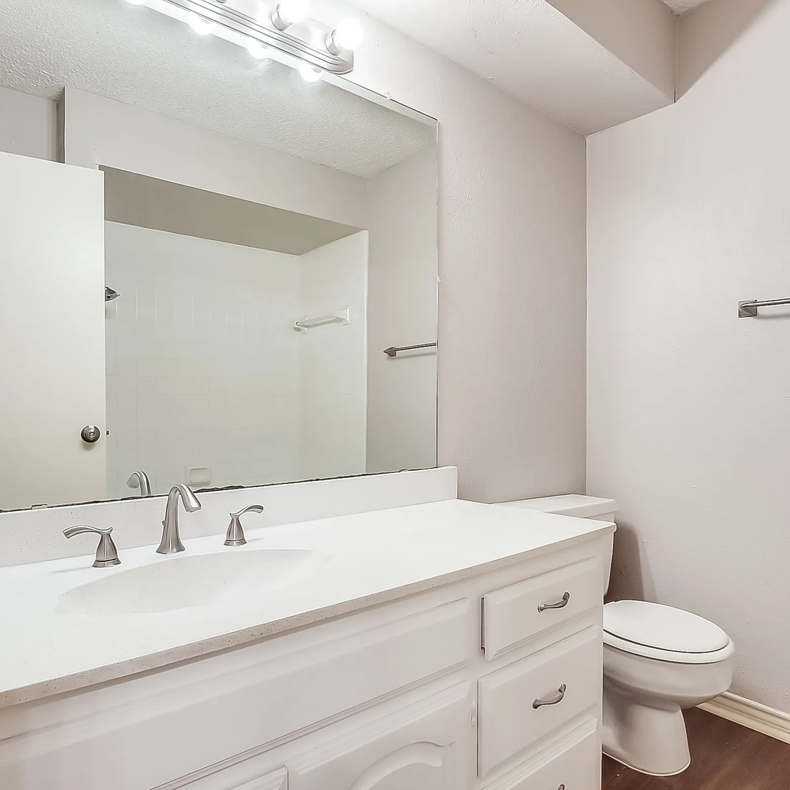 Single Family Residence For Sale in Dallas County , 504 Sierra Drive, De Soto, Texas 75115, 3 Bedroom, 2 Bathroom, 2 Garage spaces, 1,474 Sqft, built in 1980, mls#21317429, Real Estate Agent in De Soto, Homes For Sale in Dallas county, Homes For Sale in De Soto, Realtor in De Soto Texas, Real Estate Brokerage Independent Realty Texas, Luminita Cordes Realtor
