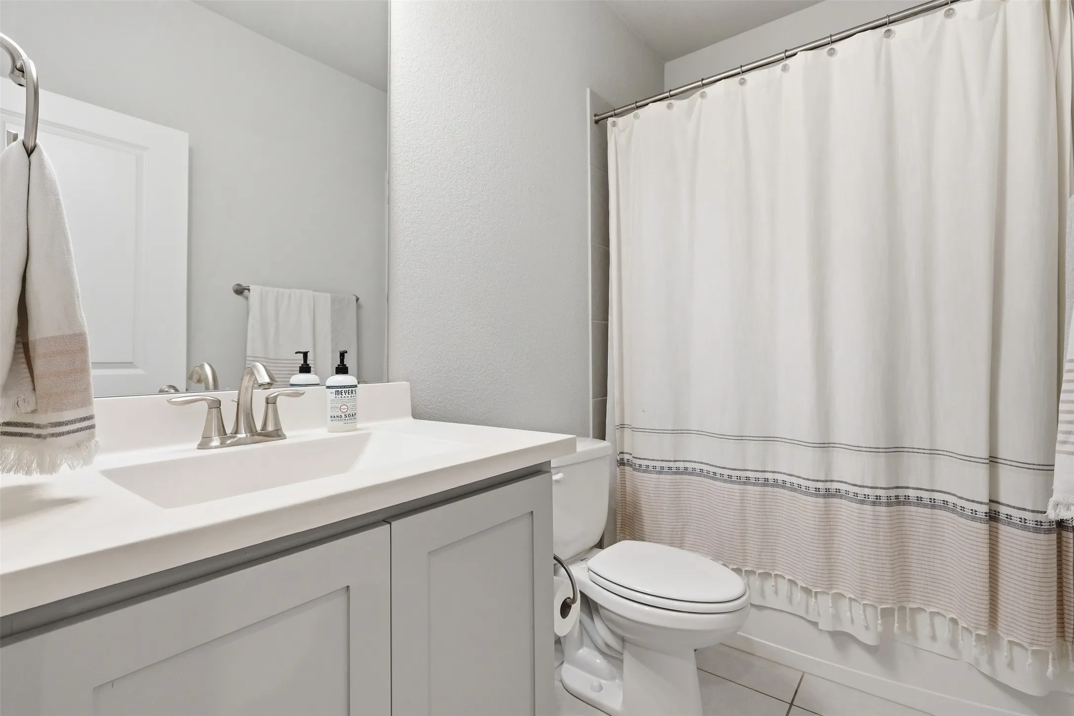 Single Family Residence For Sale in Parker County , 14017 Green Hook Road, Fort Worth, Texas 76008, 4 Bedroom, 4 Bathroom, 3 Garage spaces, 3,180 Sqft, built in 2019, mls#21317430, Real Estate Agent in Fort Worth, Homes For Sale in Parker county, Homes For Sale in Fort Worth, Realtor in Fort Worth Texas, Real Estate Brokerage Independent Realty Texas, Luminita Cordes Realtor