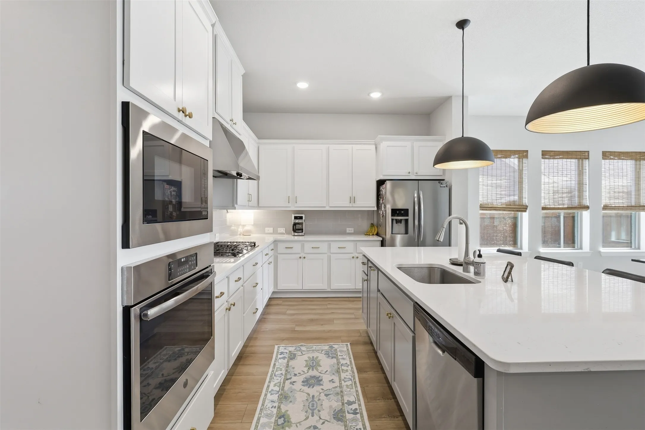 Single Family Residence For Sale in Parker County , 14017 Green Hook Road, Fort Worth, Texas 76008, 4 Bedroom, 4 Bathroom, 3 Garage spaces, 3,180 Sqft, built in 2019, mls#21317430, Real Estate Agent in Fort Worth, Homes For Sale in Parker county, Homes For Sale in Fort Worth, Realtor in Fort Worth Texas, Real Estate Brokerage Independent Realty Texas, Luminita Cordes Realtor