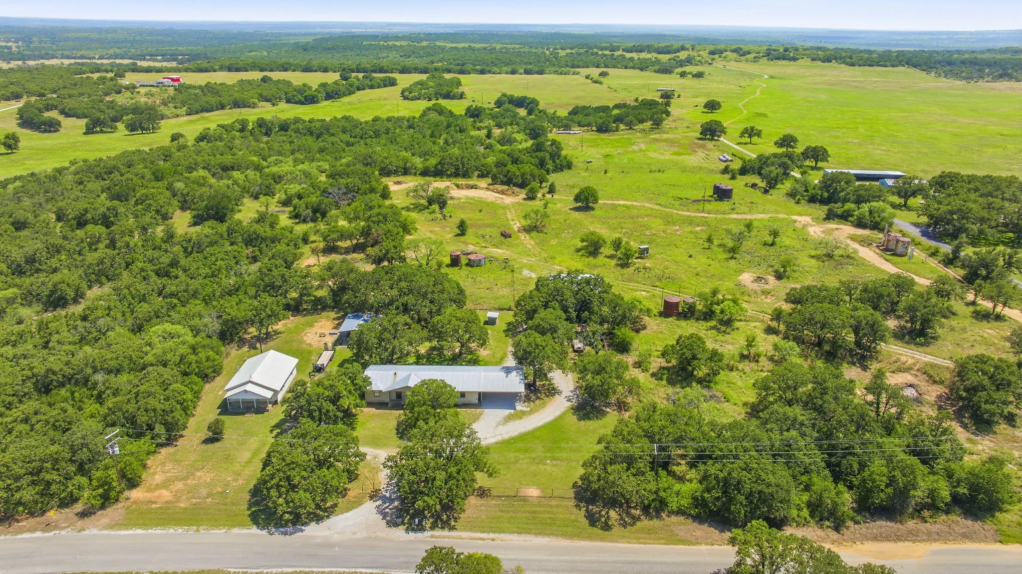 Single Family Residence For Sale in Young County , 1331 Medlan Chapel Road, Graham, Texas 76450, 3 Bedroom, 2 Bathroom, Garage spaces, 1,874 Sqft, built in 1987, mls#21311955, Real Estate Agent in Graham, Homes For Sale in Young county, Homes For Sale in Graham, Realtor in Graham Texas, Real Estate Brokerage Independent Realty Texas, Luminita Cordes Realtor