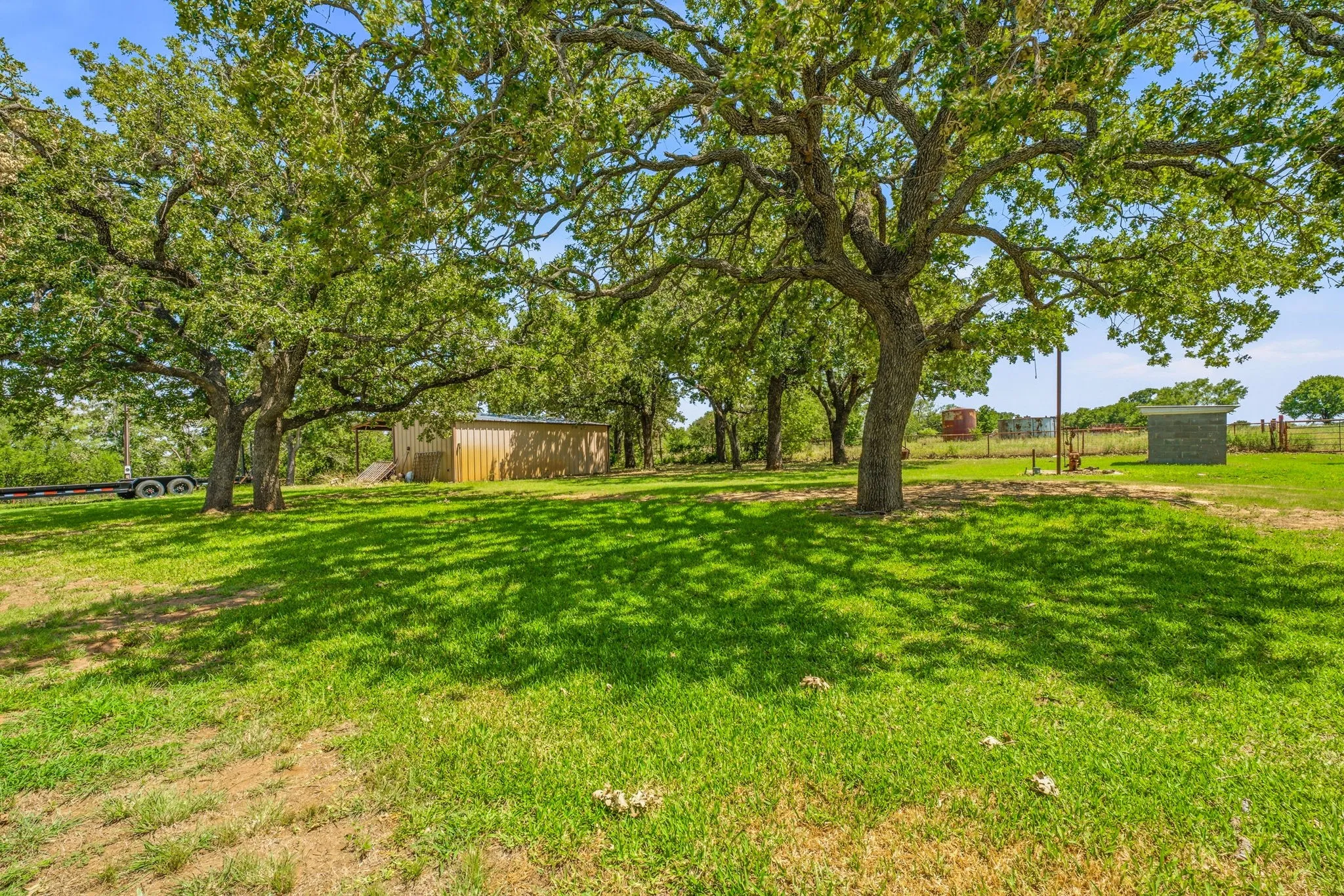 Single Family Residence For Sale in Young County , 1331 Medlan Chapel Road, Graham, Texas 76450, 3 Bedroom, 2 Bathroom, Garage spaces, 1,874 Sqft, built in 1987, mls#21311955, Real Estate Agent in Graham, Homes For Sale in Young county, Homes For Sale in Graham, Realtor in Graham Texas, Real Estate Brokerage Independent Realty Texas, Luminita Cordes Realtor