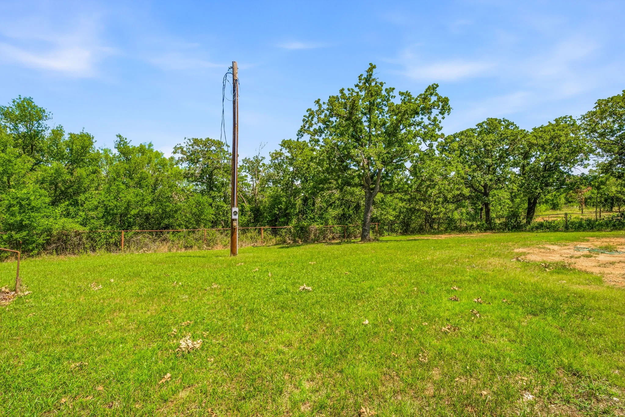 Single Family Residence For Sale in Young County , 1331 Medlan Chapel Road, Graham, Texas 76450, 3 Bedroom, 2 Bathroom, Garage spaces, 1,874 Sqft, built in 1987, mls#21311955, Real Estate Agent in Graham, Homes For Sale in Young county, Homes For Sale in Graham, Realtor in Graham Texas, Real Estate Brokerage Independent Realty Texas, Luminita Cordes Realtor