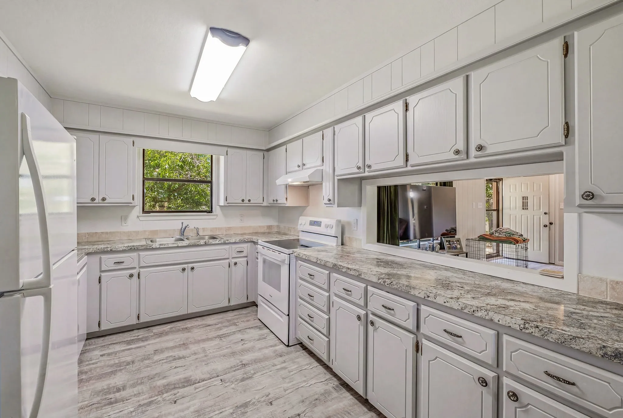 Single Family Residence For Sale in Young County , 1331 Medlan Chapel Road, Graham, Texas 76450, 3 Bedroom, 2 Bathroom, Garage spaces, 1,874 Sqft, built in 1987, mls#21311955, Real Estate Agent in Graham, Homes For Sale in Young county, Homes For Sale in Graham, Realtor in Graham Texas, Real Estate Brokerage Independent Realty Texas, Luminita Cordes Realtor