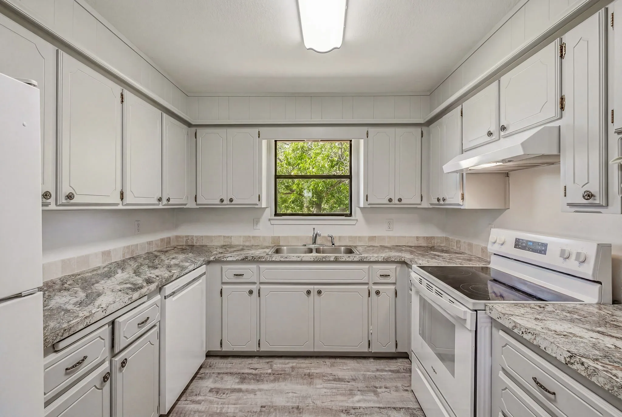 Single Family Residence For Sale in Young County , 1331 Medlan Chapel Road, Graham, Texas 76450, 3 Bedroom, 2 Bathroom, Garage spaces, 1,874 Sqft, built in 1987, mls#21311955, Real Estate Agent in Graham, Homes For Sale in Young county, Homes For Sale in Graham, Realtor in Graham Texas, Real Estate Brokerage Independent Realty Texas, Luminita Cordes Realtor