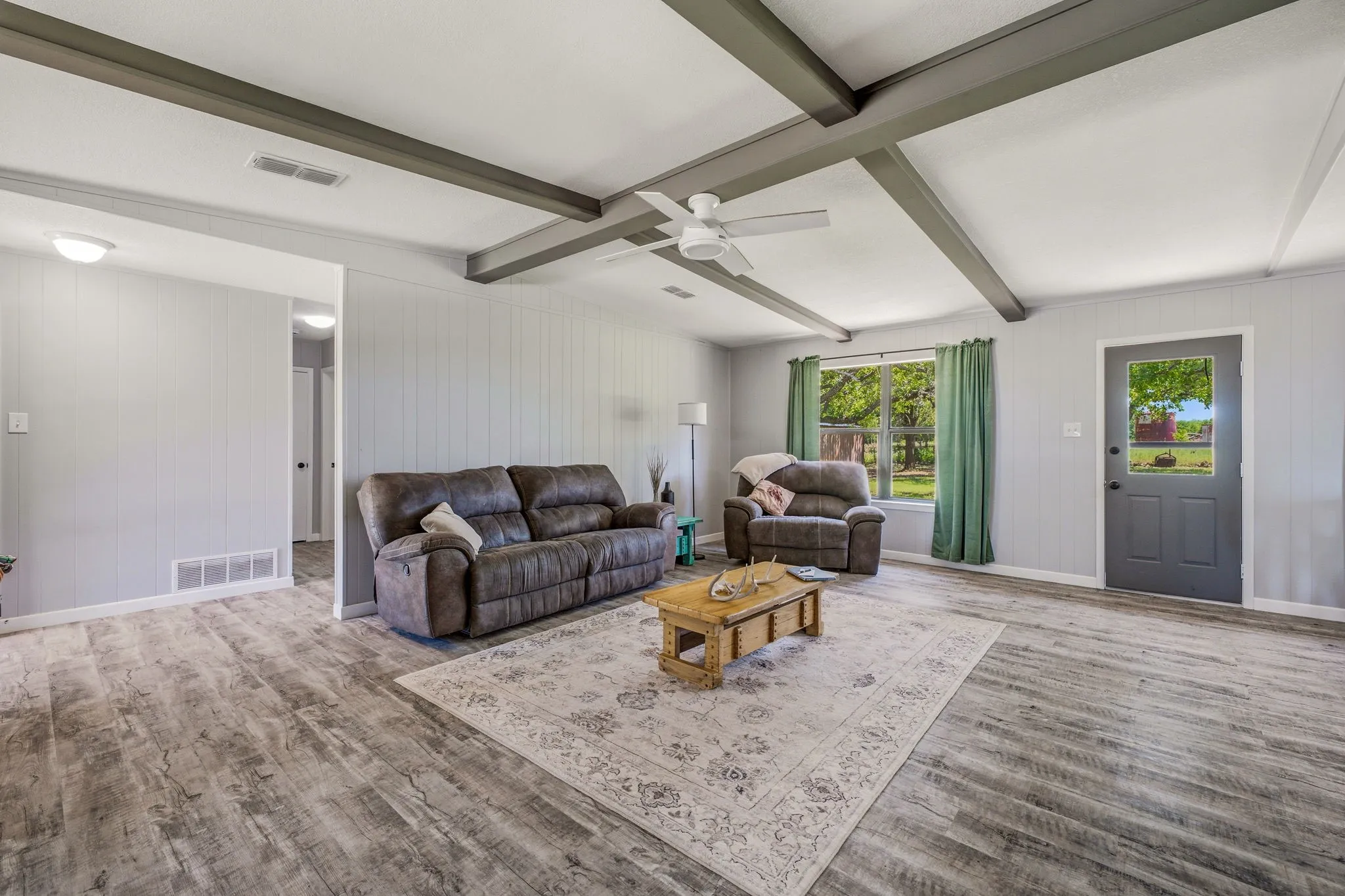 Single Family Residence For Sale in Young County , 1331 Medlan Chapel Road, Graham, Texas 76450, 3 Bedroom, 2 Bathroom, Garage spaces, 1,874 Sqft, built in 1987, mls#21311955, Real Estate Agent in Graham, Homes For Sale in Young county, Homes For Sale in Graham, Realtor in Graham Texas, Real Estate Brokerage Independent Realty Texas, Luminita Cordes Realtor