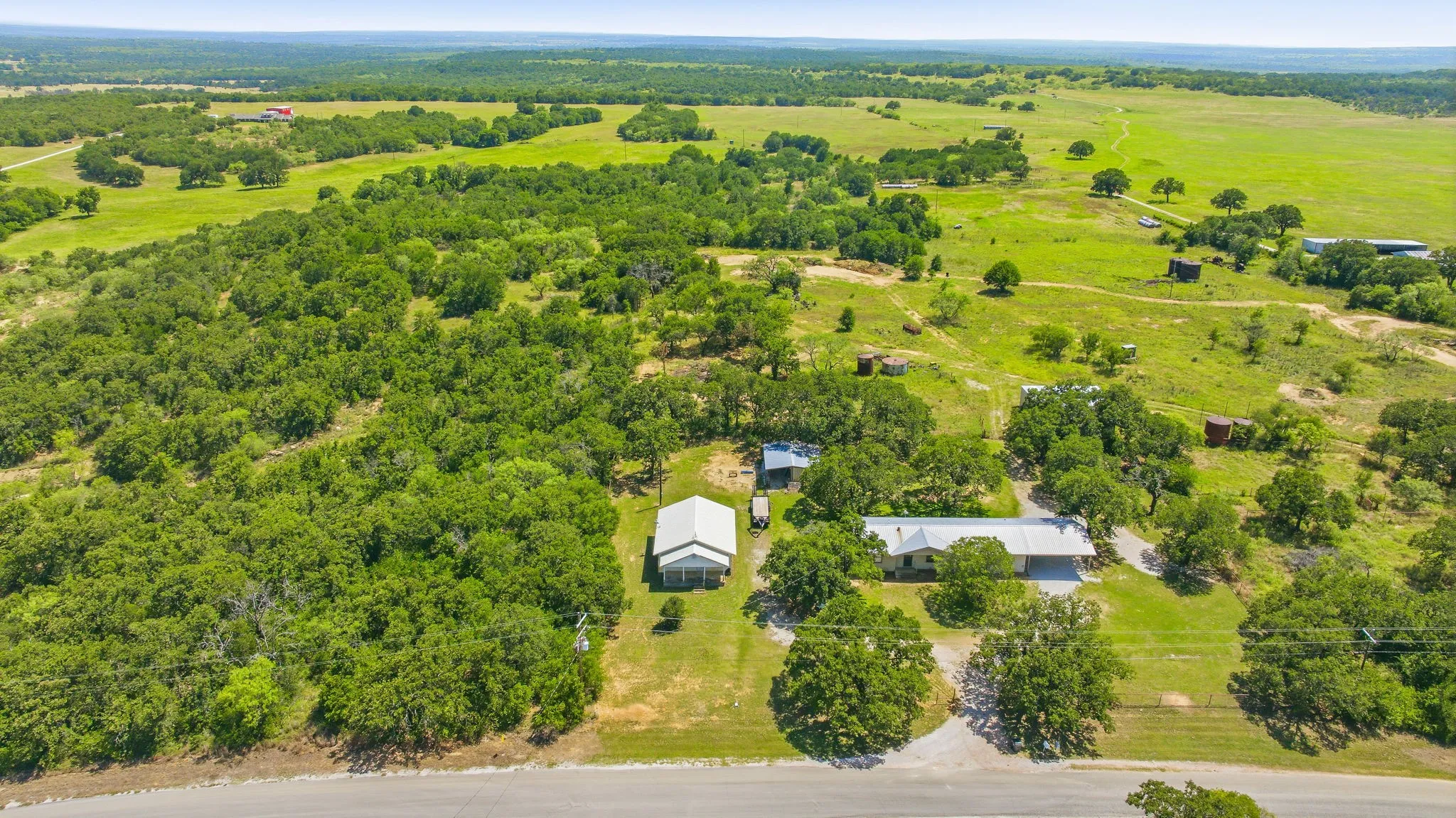 Single Family Residence For Sale in Young County , 1331 Medlan Chapel Road, Graham, Texas 76450, 3 Bedroom, 2 Bathroom, Garage spaces, 1,874 Sqft, built in 1987, mls#21311955, Real Estate Agent in Graham, Homes For Sale in Young county, Homes For Sale in Graham, Realtor in Graham Texas, Real Estate Brokerage Independent Realty Texas, Luminita Cordes Realtor
