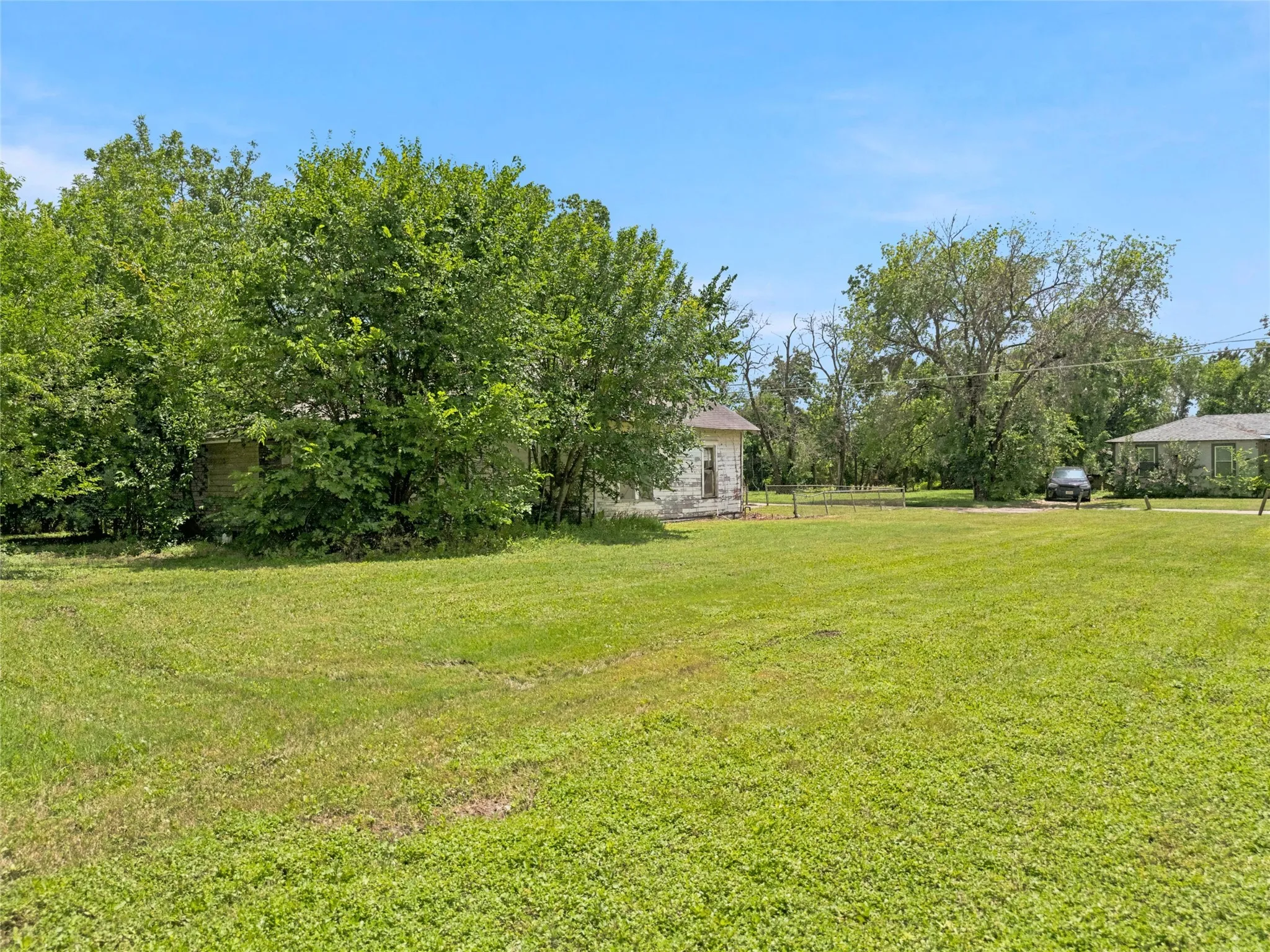 Single Family Residence For Sale in Mc Lennan County , 2432 S 9th Street, Waco, Texas 76706, 3 Bedroom, 1 Bathroom, Garage spaces, 1,152 Sqft, built in 1915, mls#21317375, Real Estate Agent in Waco, Homes For Sale in Mc Lennan county, Homes For Sale in Waco, Realtor in Waco Texas, Real Estate Brokerage Independent Realty Texas, Luminita Cordes Realtor