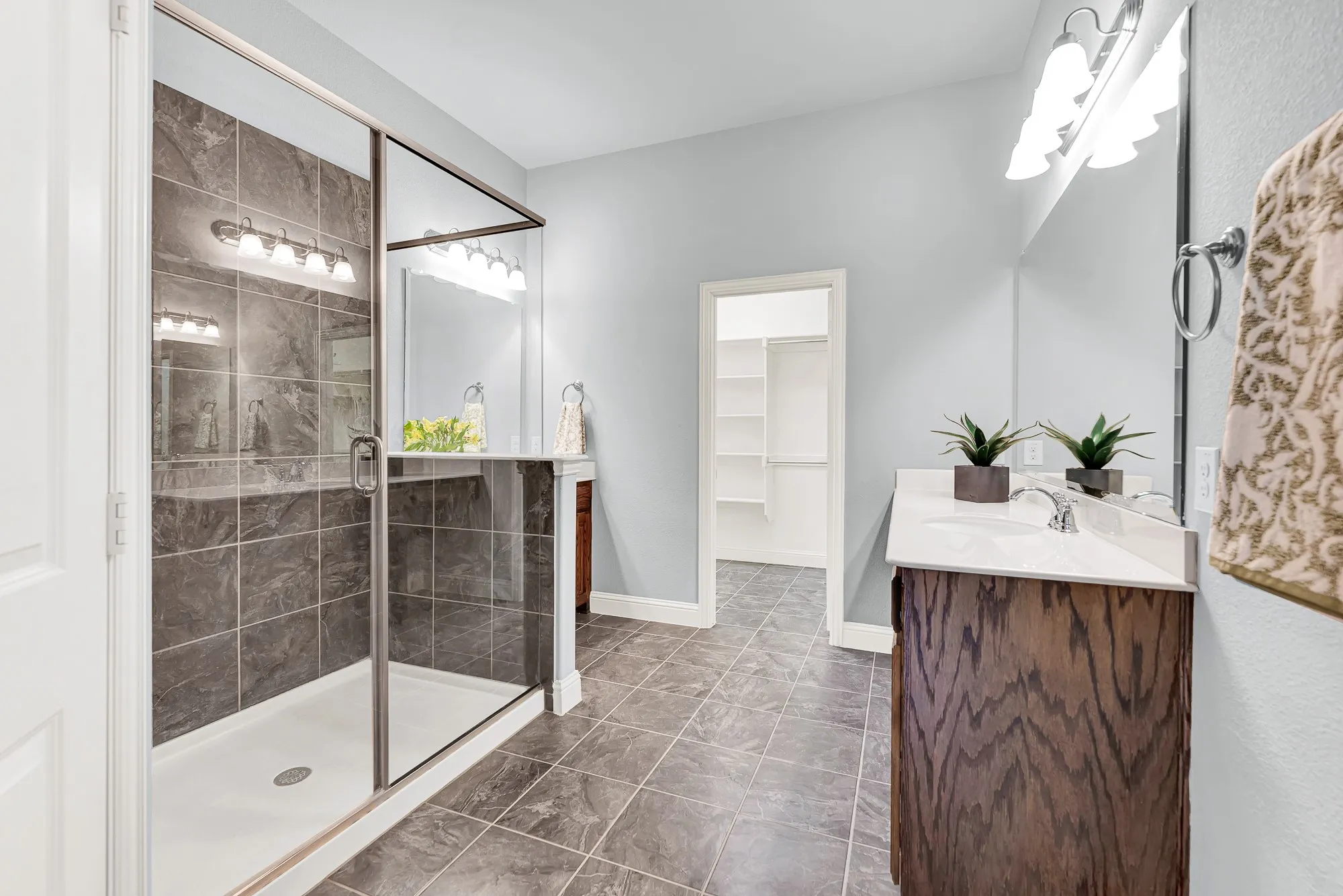 Townhouse For Sale in Denton County , 4666 Dozier Road B, Carrollton, Texas 75010, 3 Bedroom, 3 Bathroom, 2 Garage spaces, 2,124 Sqft, built in 2014, mls#21315746, Real Estate Agent in Carrollton, Homes For Sale in Denton county, Homes For Sale in Carrollton, Realtor in Carrollton Texas, Real Estate Brokerage Independent Realty Texas, Luminita Cordes Realtor