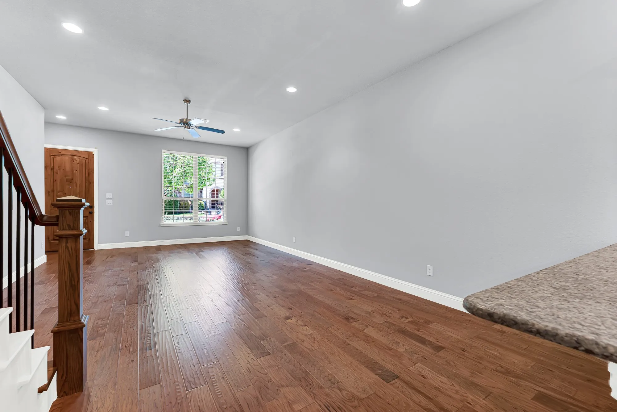 Townhouse For Sale in Denton County , 4666 Dozier Road B, Carrollton, Texas 75010, 3 Bedroom, 3 Bathroom, 2 Garage spaces, 2,124 Sqft, built in 2014, mls#21315746, Real Estate Agent in Carrollton, Homes For Sale in Denton county, Homes For Sale in Carrollton, Realtor in Carrollton Texas, Real Estate Brokerage Independent Realty Texas, Luminita Cordes Realtor