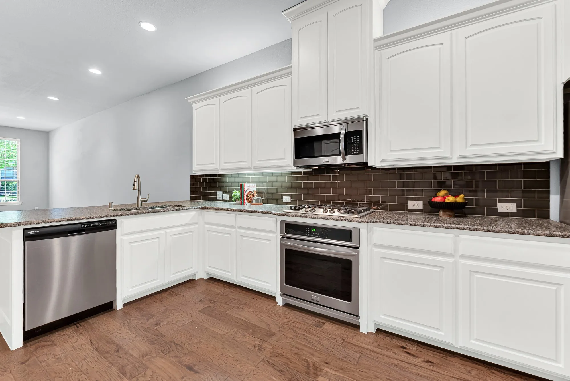 Townhouse For Sale in Denton County , 4666 Dozier Road B, Carrollton, Texas 75010, 3 Bedroom, 3 Bathroom, 2 Garage spaces, 2,124 Sqft, built in 2014, mls#21315746, Real Estate Agent in Carrollton, Homes For Sale in Denton county, Homes For Sale in Carrollton, Realtor in Carrollton Texas, Real Estate Brokerage Independent Realty Texas, Luminita Cordes Realtor