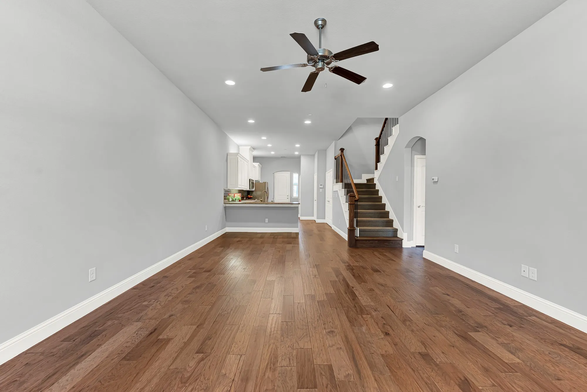 Townhouse For Sale in Denton County , 4666 Dozier Road B, Carrollton, Texas 75010, 3 Bedroom, 3 Bathroom, 2 Garage spaces, 2,124 Sqft, built in 2014, mls#21315746, Real Estate Agent in Carrollton, Homes For Sale in Denton county, Homes For Sale in Carrollton, Realtor in Carrollton Texas, Real Estate Brokerage Independent Realty Texas, Luminita Cordes Realtor