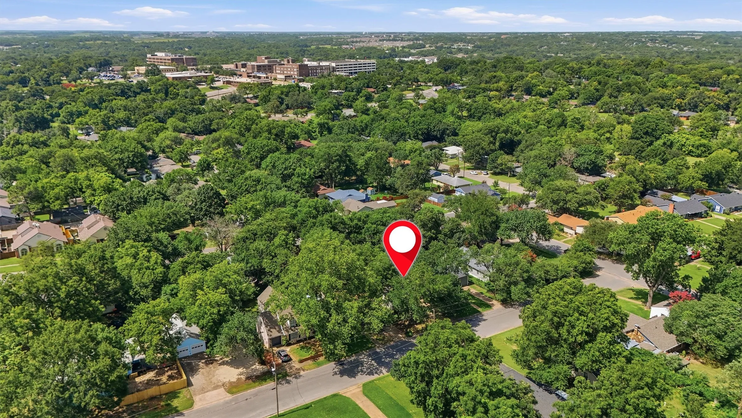 Single Family Residence For Sale in Grayson County , 1020 W Brockett Street, Sherman, Texas 75092, 2 Bedroom, 1 Bathroom, Garage spaces, 995 Sqft, built in 1945, mls#21315359, Real Estate Agent in Sherman, Homes For Sale in Grayson county, Homes For Sale in Sherman, Realtor in Sherman Texas, Real Estate Brokerage Independent Realty Texas, Luminita Cordes Realtor