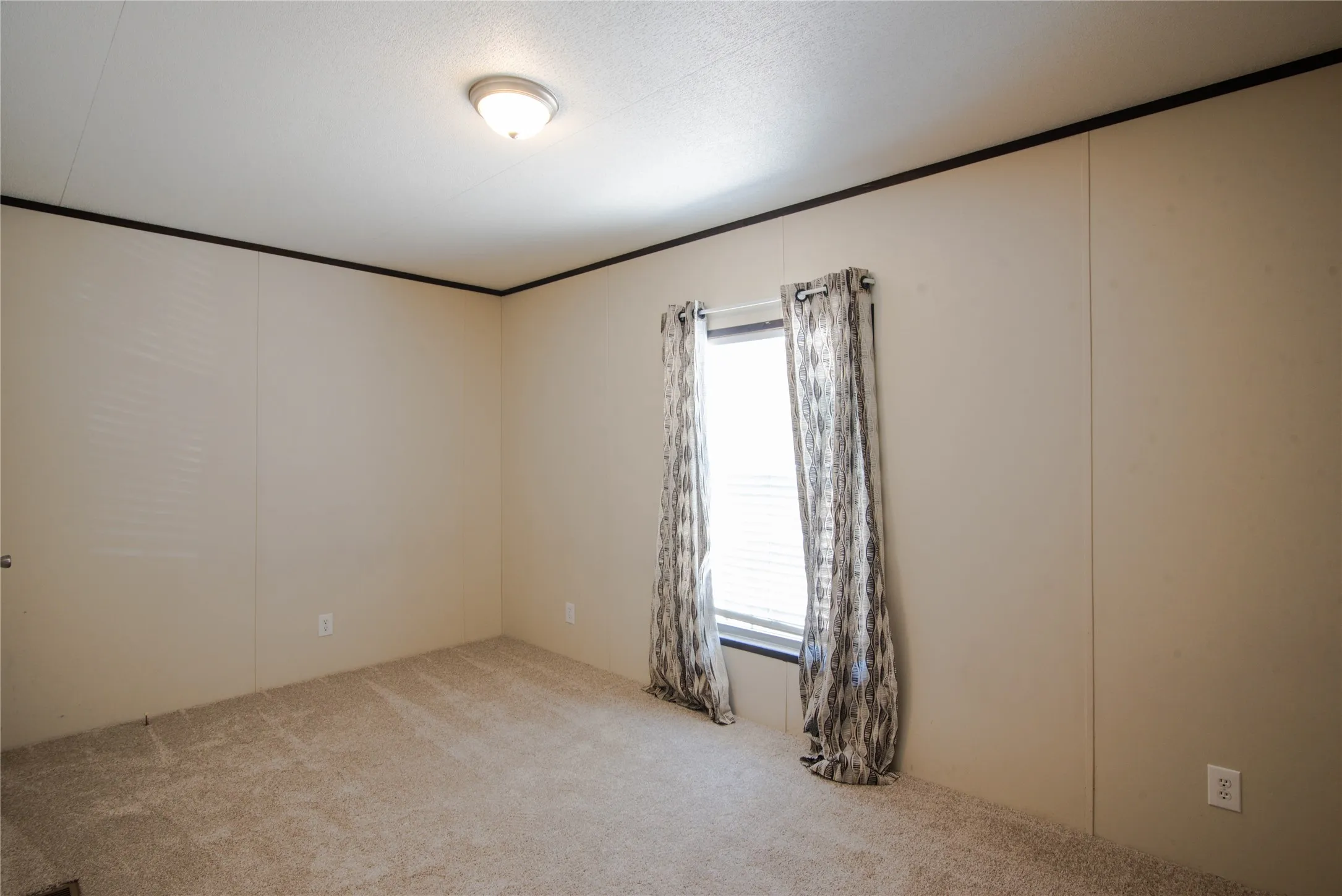 Mobile Home For Sale in Dallas County , 3214 La Sombra 57, Grand Prairie, Texas 75050, 4 Bedroom, 2 Bathroom, Garage spaces, 1,466 Sqft, built in 2018, mls#21317291, Real Estate Agent in Grand Prairie, Homes For Sale in Dallas county, Homes For Sale in Grand Prairie, Realtor in Grand Prairie Texas, Real Estate Brokerage Independent Realty Texas, Luminita Cordes Realtor