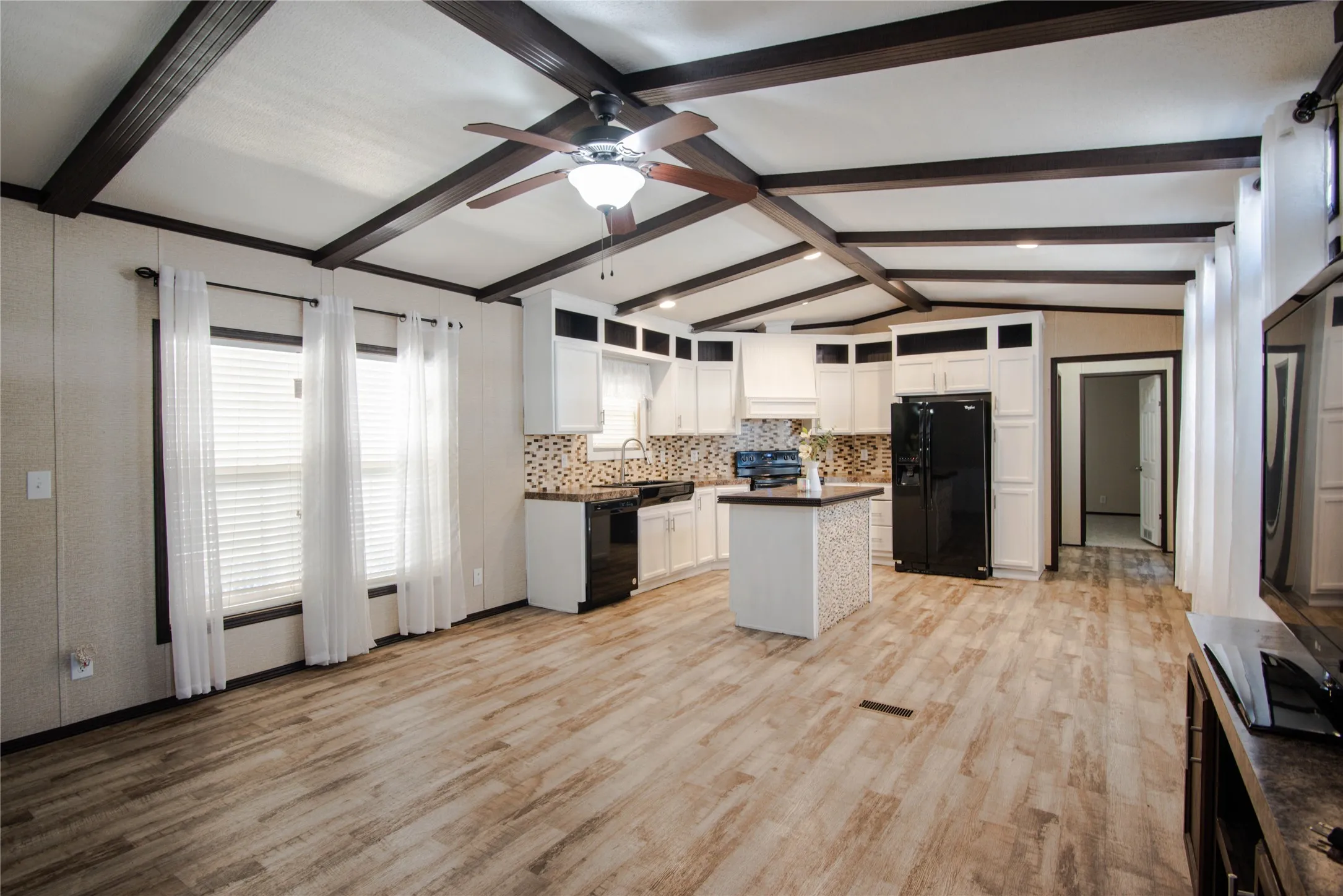 Mobile Home For Sale in Dallas County , 3214 La Sombra 57, Grand Prairie, Texas 75050, 4 Bedroom, 2 Bathroom, Garage spaces, 1,466 Sqft, built in 2018, mls#21317291, Real Estate Agent in Grand Prairie, Homes For Sale in Dallas county, Homes For Sale in Grand Prairie, Realtor in Grand Prairie Texas, Real Estate Brokerage Independent Realty Texas, Luminita Cordes Realtor