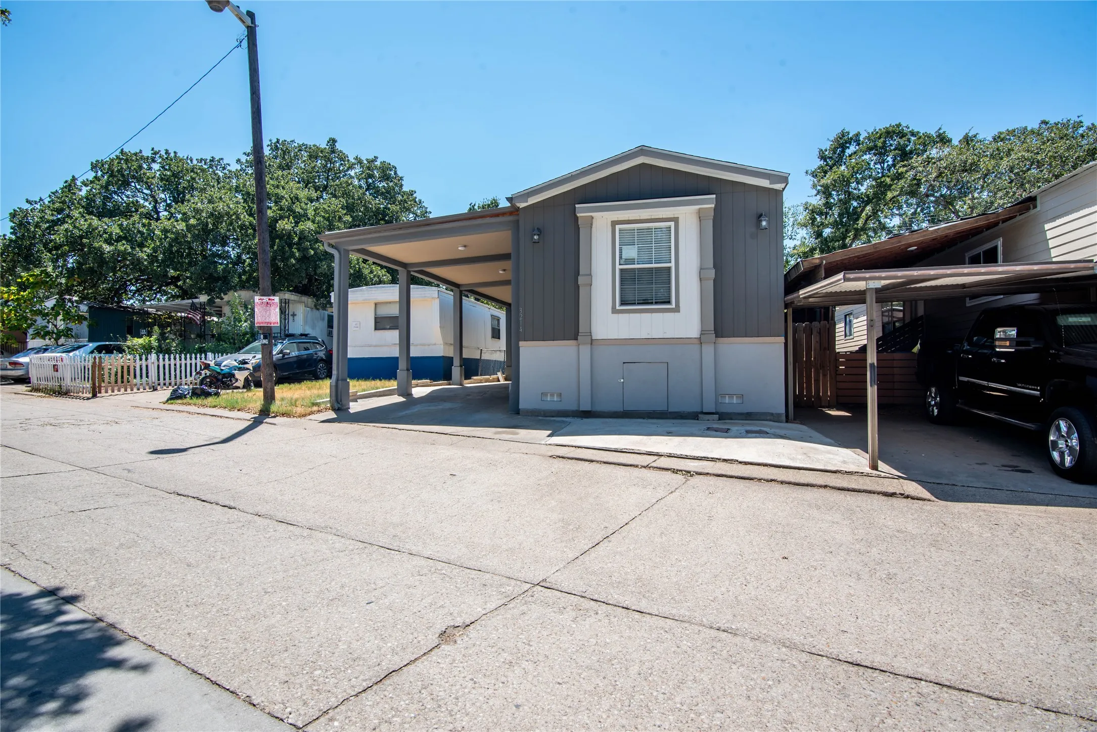 Mobile Home For Sale in Dallas County , 3214 La Sombra 57, Grand Prairie, Texas 75050, 4 Bedroom, 2 Bathroom, Garage spaces, 1,466 Sqft, built in 2018, mls#21317291, Real Estate Agent in Grand Prairie, Homes For Sale in Dallas county, Homes For Sale in Grand Prairie, Realtor in Grand Prairie Texas, Real Estate Brokerage Independent Realty Texas, Luminita Cordes Realtor