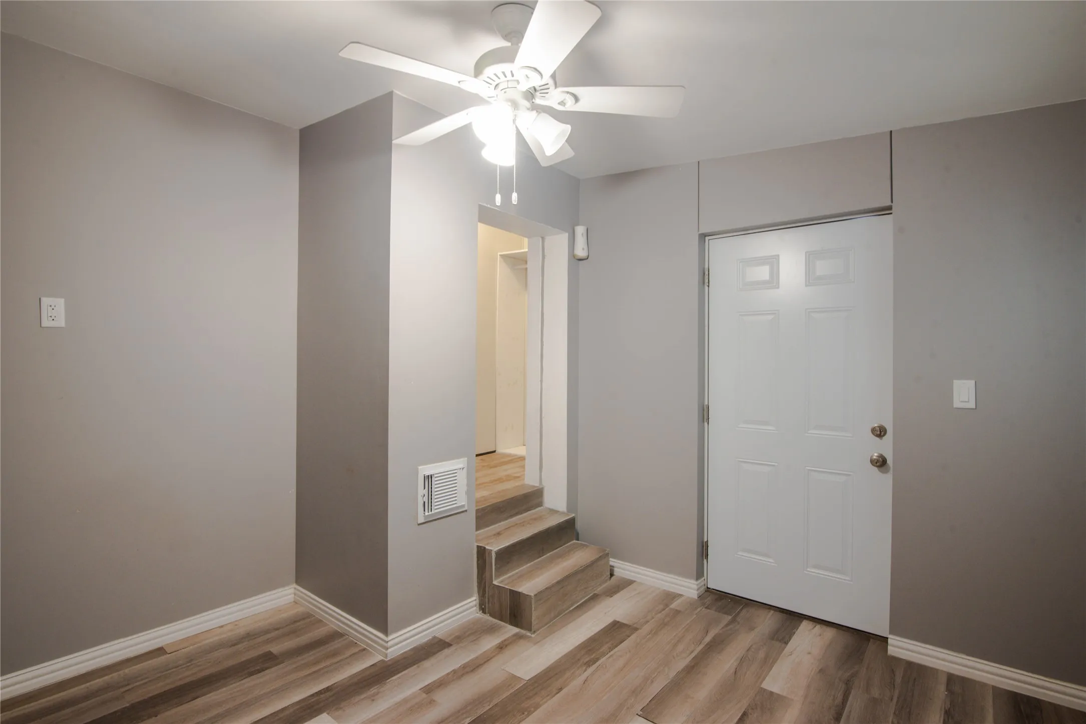 Mobile Home For Sale in Dallas County , 3214 La Sombra 57, Grand Prairie, Texas 75050, 4 Bedroom, 2 Bathroom, Garage spaces, 1,466 Sqft, built in 2018, mls#21317291, Real Estate Agent in Grand Prairie, Homes For Sale in Dallas county, Homes For Sale in Grand Prairie, Realtor in Grand Prairie Texas, Real Estate Brokerage Independent Realty Texas, Luminita Cordes Realtor