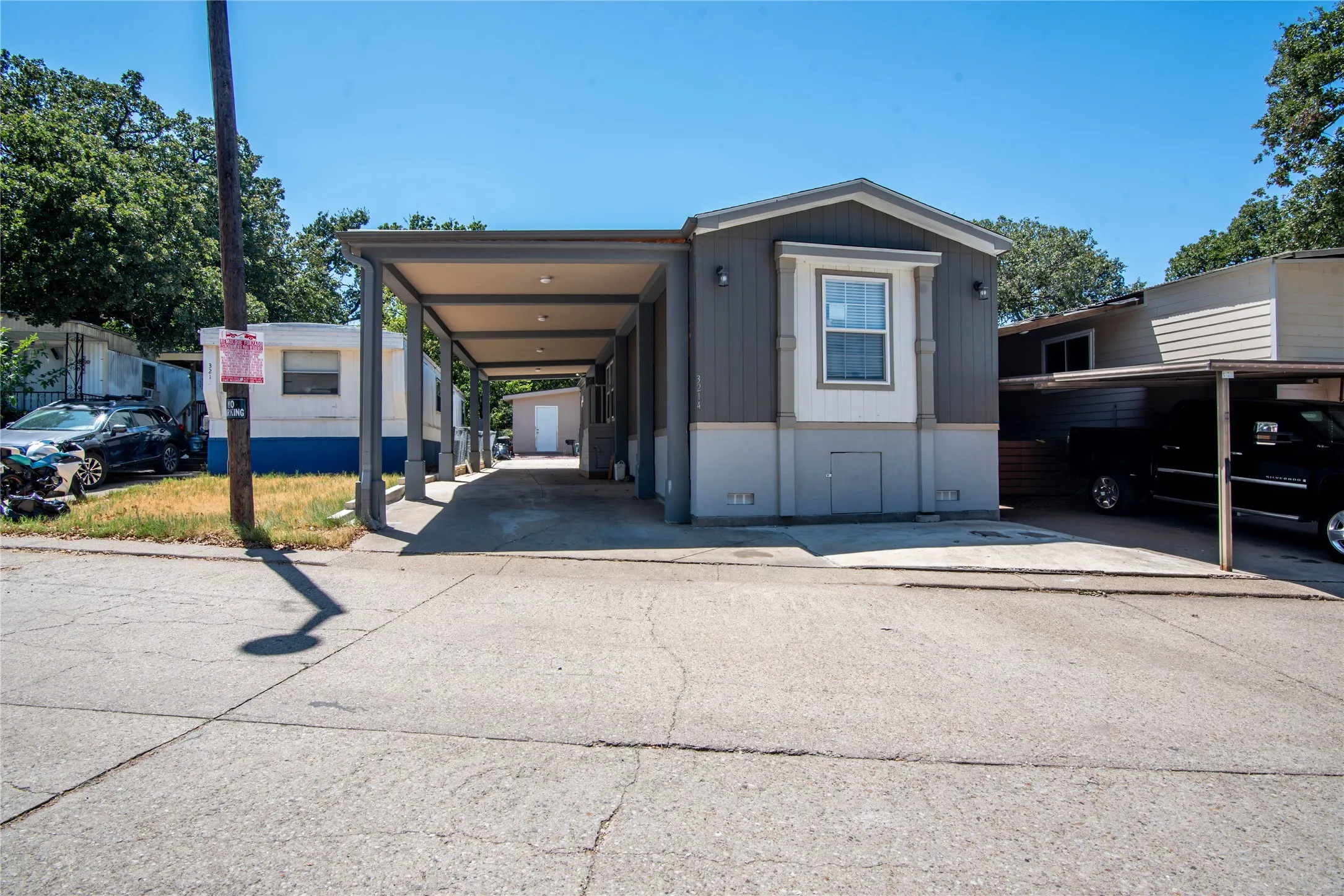 Mobile Home For Sale in Dallas County , 3214 La Sombra 57, Grand Prairie, Texas 75050, 4 Bedroom, 2 Bathroom, Garage spaces, 1,466 Sqft, built in 2018, mls#21317291, Real Estate Agent in Grand Prairie, Homes For Sale in Dallas county, Homes For Sale in Grand Prairie, Realtor in Grand Prairie Texas, Real Estate Brokerage Independent Realty Texas, Luminita Cordes Realtor