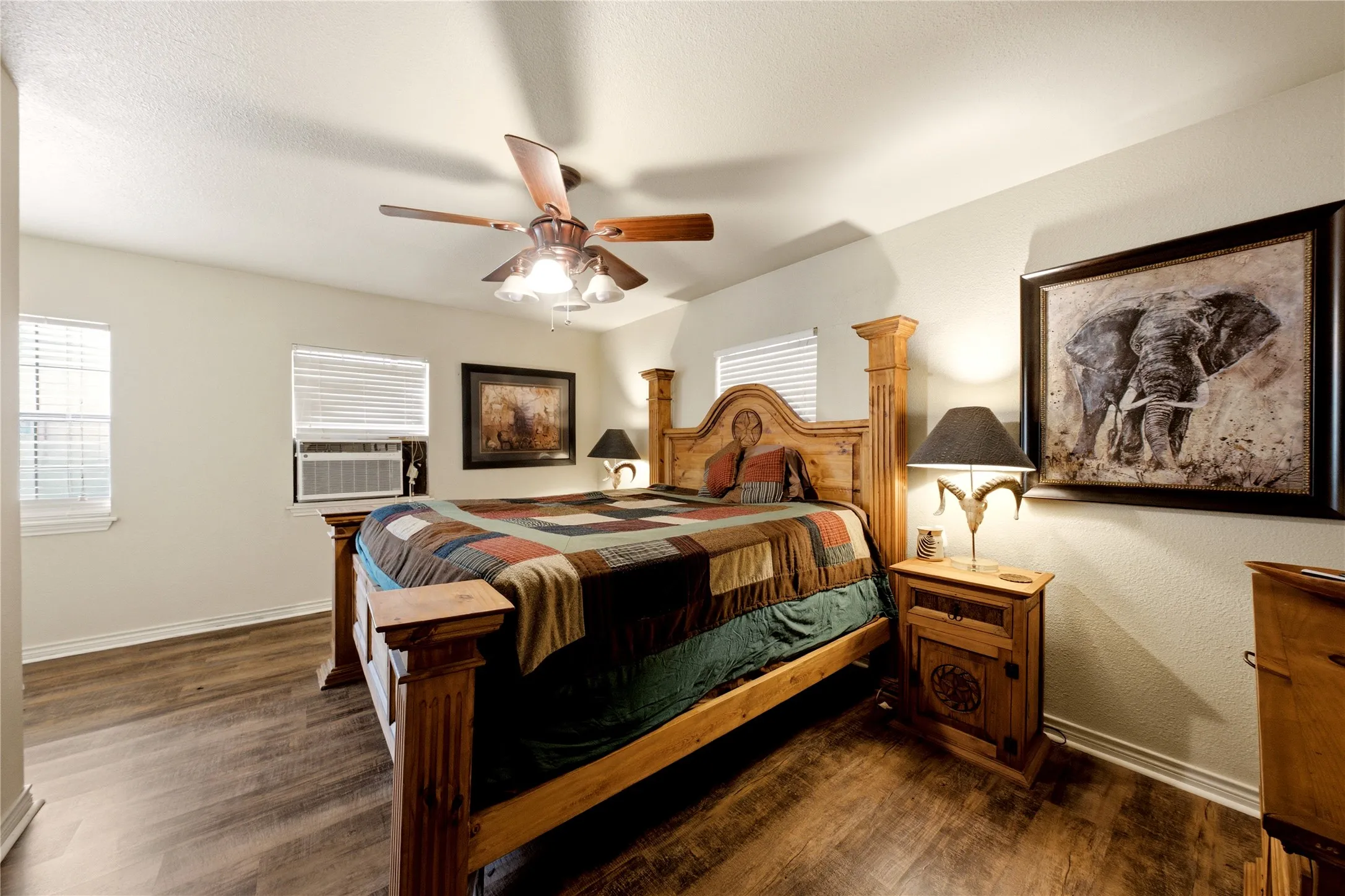 Single Family Residence For Sale in Henderson County , 21282 Southwind Drive, Chandler, Texas 75758, 3 Bedroom, 2 Bathroom, 2 Garage spaces, 1,740 Sqft, built in 1983, mls#21317487, Real Estate Agent in Chandler, Homes For Sale in Henderson county, Homes For Sale in Chandler, Realtor in Chandler Texas, Real Estate Brokerage Independent Realty Texas, Luminita Cordes Realtor