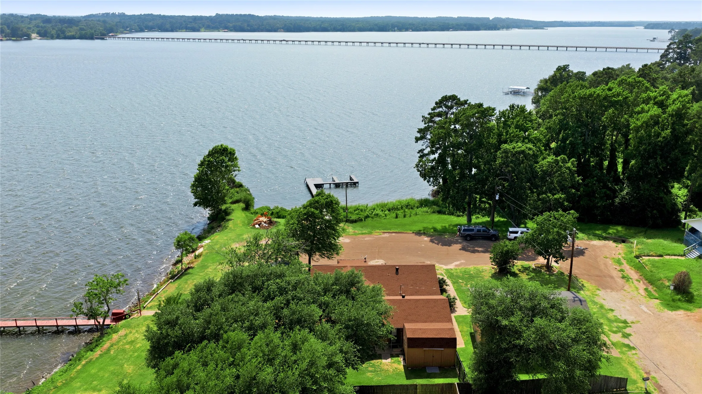 Single Family Residence For Sale in Henderson County , 21282 Southwind Drive, Chandler, Texas 75758, 3 Bedroom, 2 Bathroom, 2 Garage spaces, 1,740 Sqft, built in 1983, mls#21317487, Real Estate Agent in Chandler, Homes For Sale in Henderson county, Homes For Sale in Chandler, Realtor in Chandler Texas, Real Estate Brokerage Independent Realty Texas, Luminita Cordes Realtor