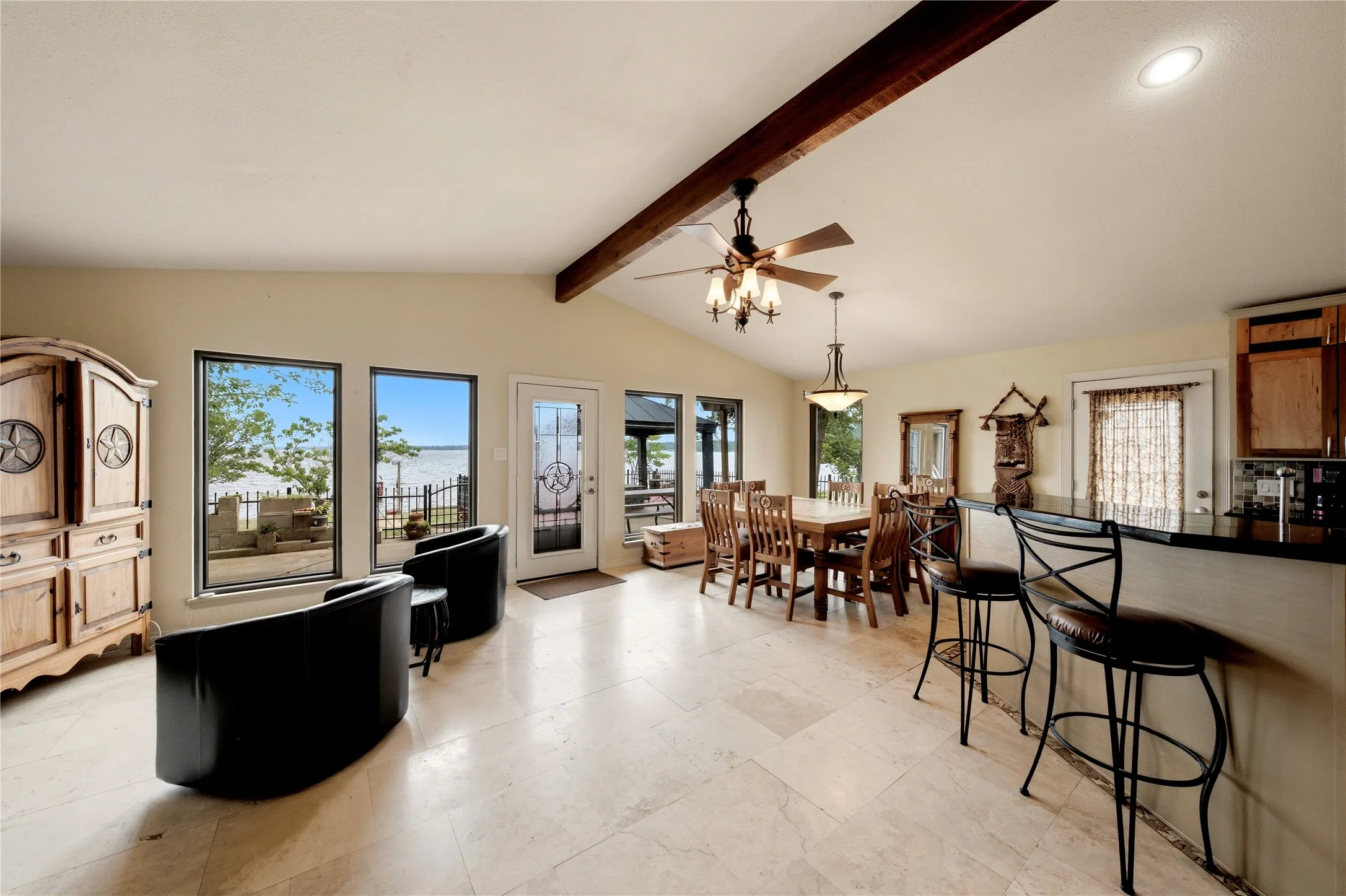 Single Family Residence For Sale in Henderson County , 21282 Southwind Drive, Chandler, Texas 75758, 3 Bedroom, 2 Bathroom, 2 Garage spaces, 1,740 Sqft, built in 1983, mls#21317487, Real Estate Agent in Chandler, Homes For Sale in Henderson county, Homes For Sale in Chandler, Realtor in Chandler Texas, Real Estate Brokerage Independent Realty Texas, Luminita Cordes Realtor