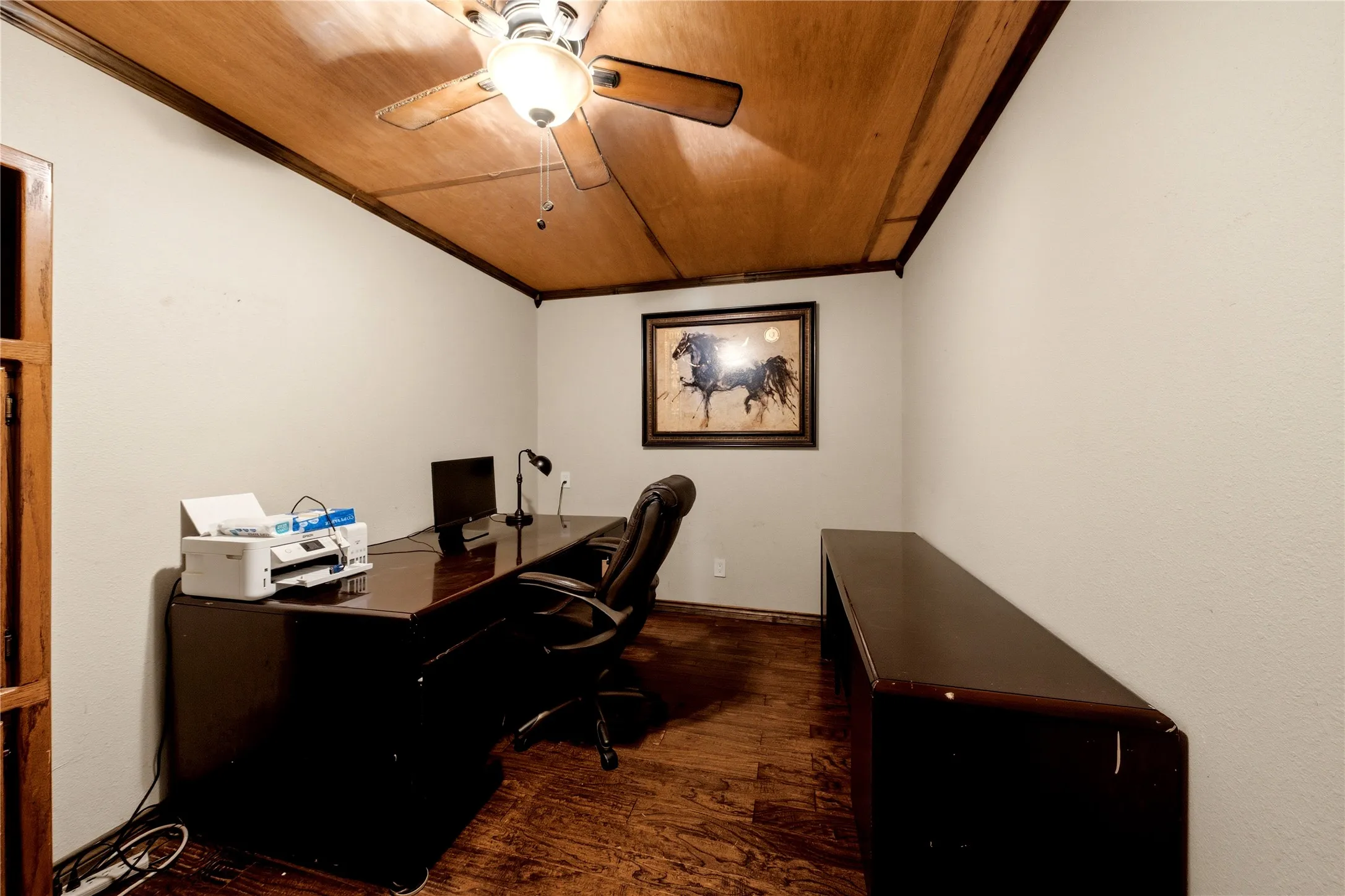 Single Family Residence For Sale in Henderson County , 21282 Southwind Drive, Chandler, Texas 75758, 3 Bedroom, 2 Bathroom, 2 Garage spaces, 1,740 Sqft, built in 1983, mls#21317487, Real Estate Agent in Chandler, Homes For Sale in Henderson county, Homes For Sale in Chandler, Realtor in Chandler Texas, Real Estate Brokerage Independent Realty Texas, Luminita Cordes Realtor