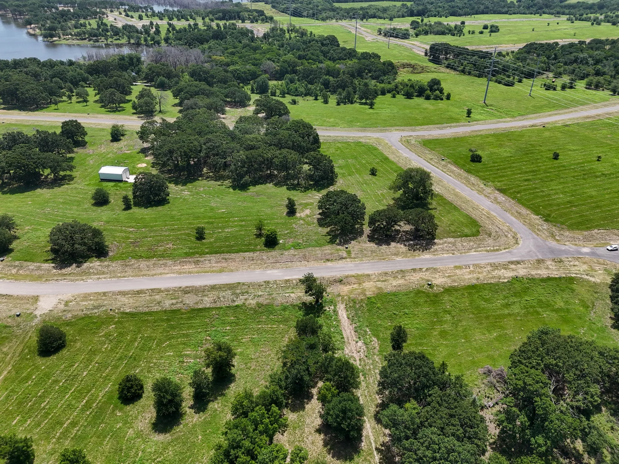 Unimproved Land For Sale in Fannin County , 280 Shoreline Drive, Dodd City, Texas 75438, 0, 0, Garage spaces, 0 Sqft, built in 0, mls#21317462, Real Estate Agent in Dodd City, Homes For Sale in Fannin county, Homes For Sale in Dodd City, Realtor in Dodd City Texas, Real Estate Brokerage Independent Realty Texas, Luminita Cordes Realtor