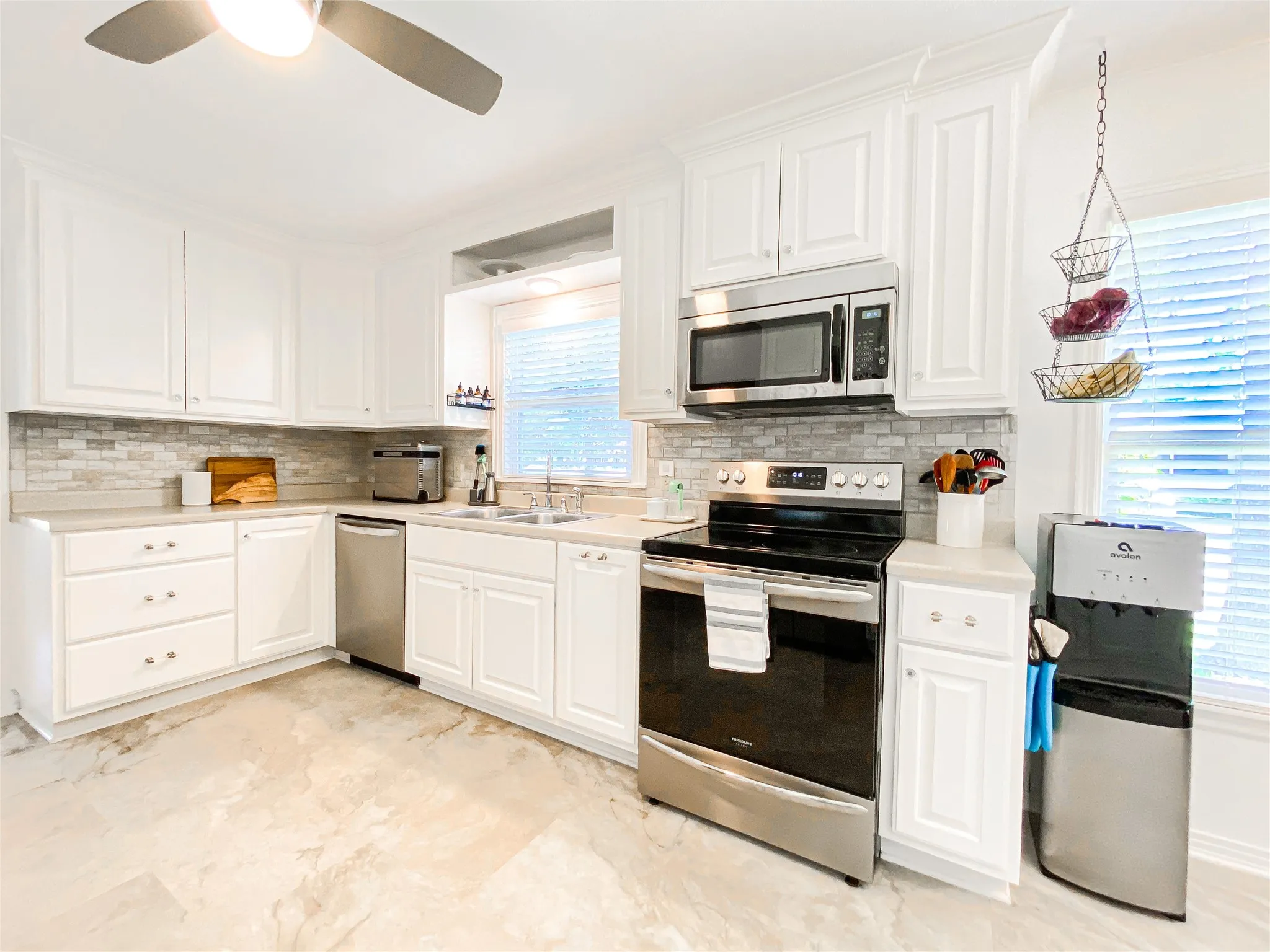 Single Family Residence For Sale in Taylor County , 1201 Albany Street, Abilene, Texas 79605, 3 Bedroom, 2 Bathroom, 2 Garage spaces, 1,910 Sqft, built in 1950, mls#21317323, Real Estate Agent in Abilene, Homes For Sale in Taylor county, Homes For Sale in Abilene, Realtor in Abilene Texas, Real Estate Brokerage Independent Realty Texas, Luminita Cordes Realtor