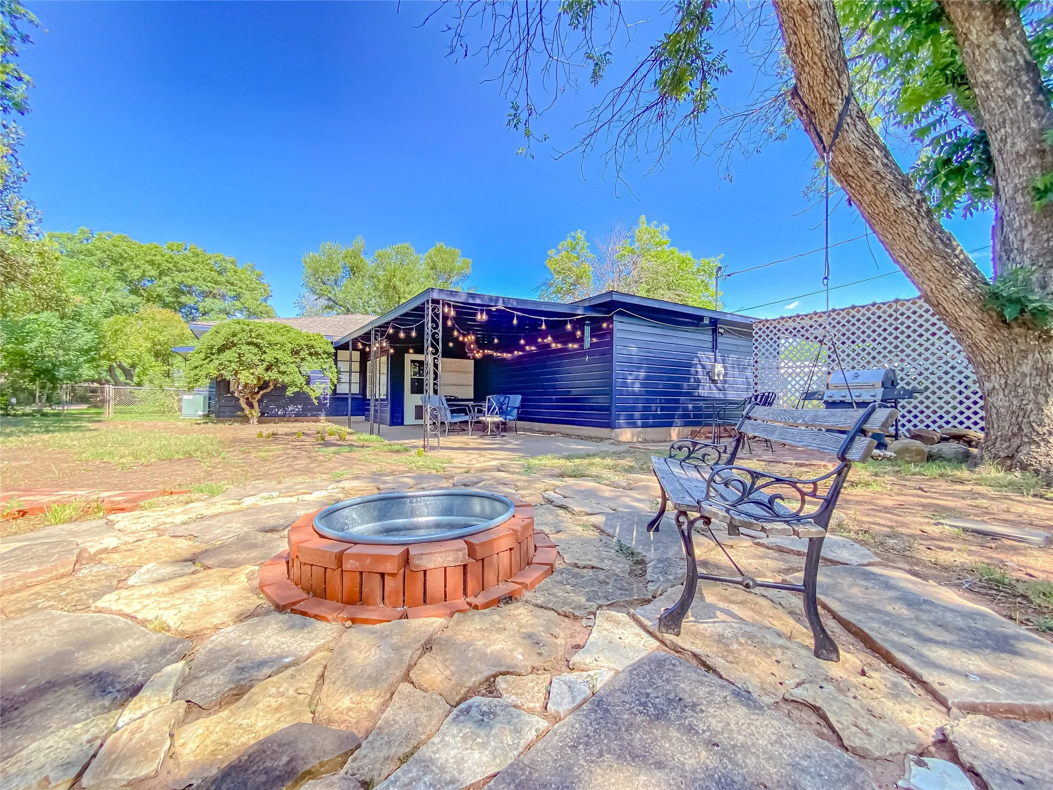 Single Family Residence For Sale in Taylor County , 1201 Albany Street, Abilene, Texas 79605, 3 Bedroom, 2 Bathroom, 2 Garage spaces, 1,910 Sqft, built in 1950, mls#21317323, Real Estate Agent in Abilene, Homes For Sale in Taylor county, Homes For Sale in Abilene, Realtor in Abilene Texas, Real Estate Brokerage Independent Realty Texas, Luminita Cordes Realtor