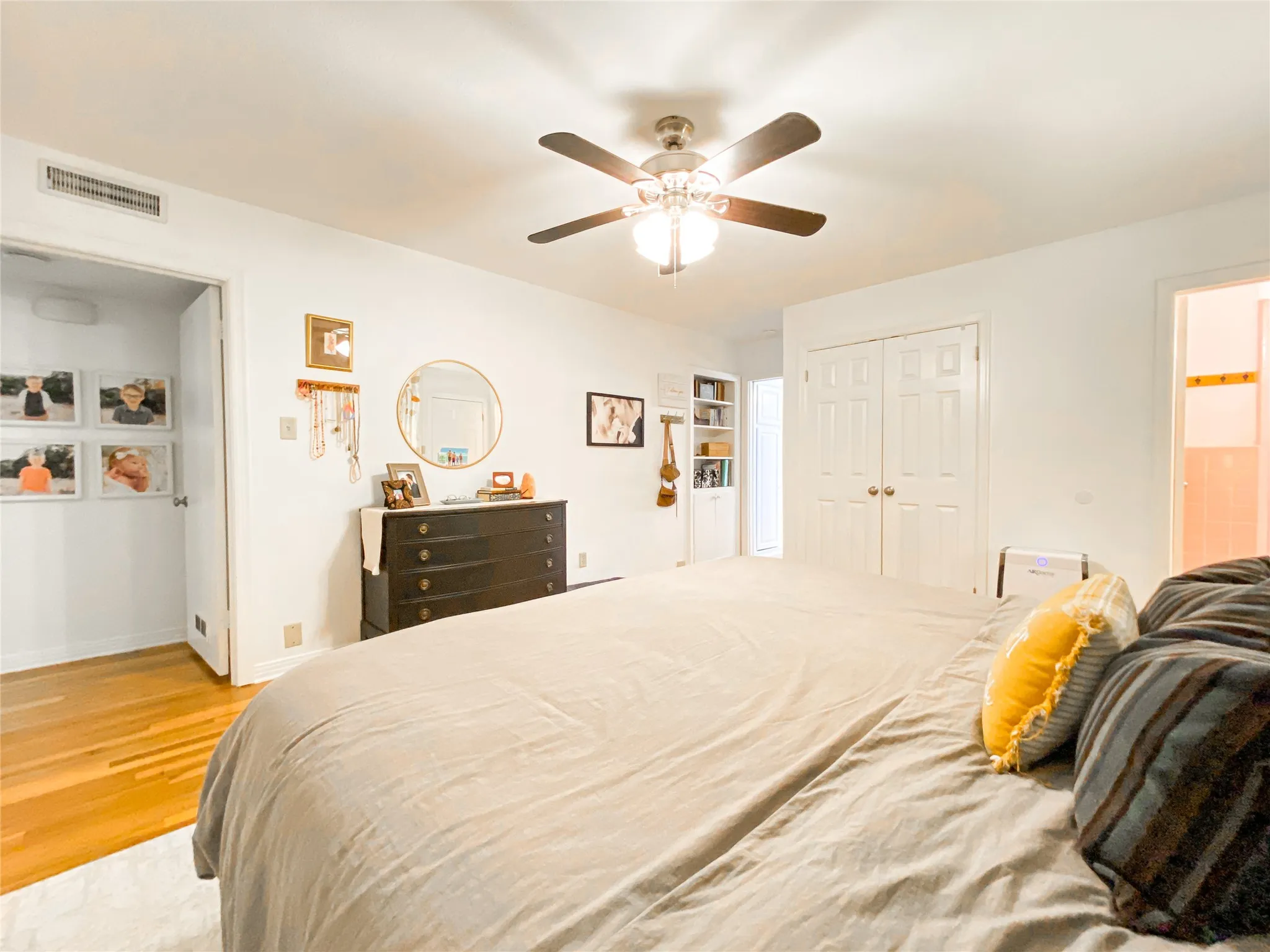 Single Family Residence For Sale in Taylor County , 1201 Albany Street, Abilene, Texas 79605, 3 Bedroom, 2 Bathroom, 2 Garage spaces, 1,910 Sqft, built in 1950, mls#21317323, Real Estate Agent in Abilene, Homes For Sale in Taylor county, Homes For Sale in Abilene, Realtor in Abilene Texas, Real Estate Brokerage Independent Realty Texas, Luminita Cordes Realtor