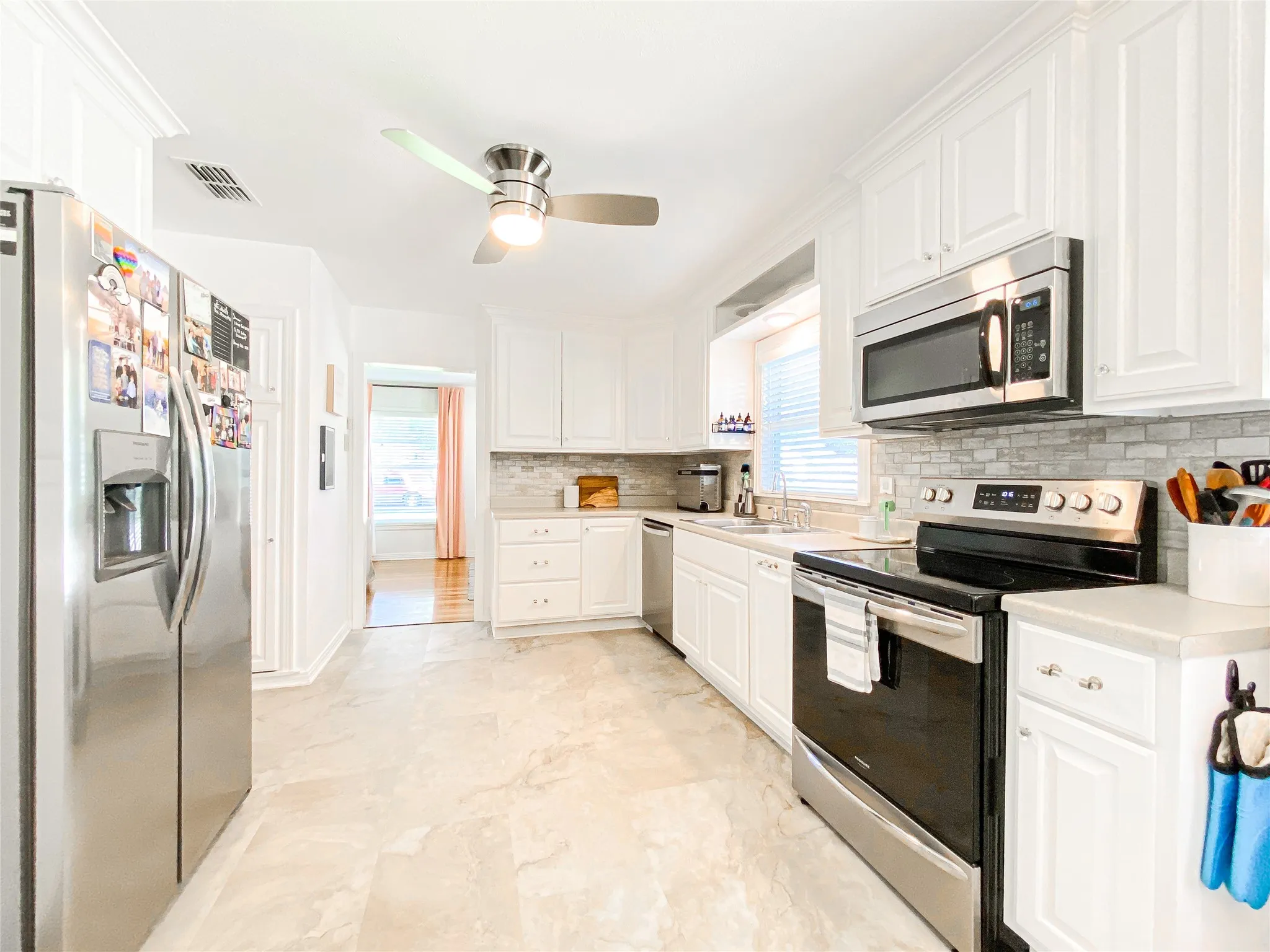 Single Family Residence For Sale in Taylor County , 1201 Albany Street, Abilene, Texas 79605, 3 Bedroom, 2 Bathroom, 2 Garage spaces, 1,910 Sqft, built in 1950, mls#21317323, Real Estate Agent in Abilene, Homes For Sale in Taylor county, Homes For Sale in Abilene, Realtor in Abilene Texas, Real Estate Brokerage Independent Realty Texas, Luminita Cordes Realtor
