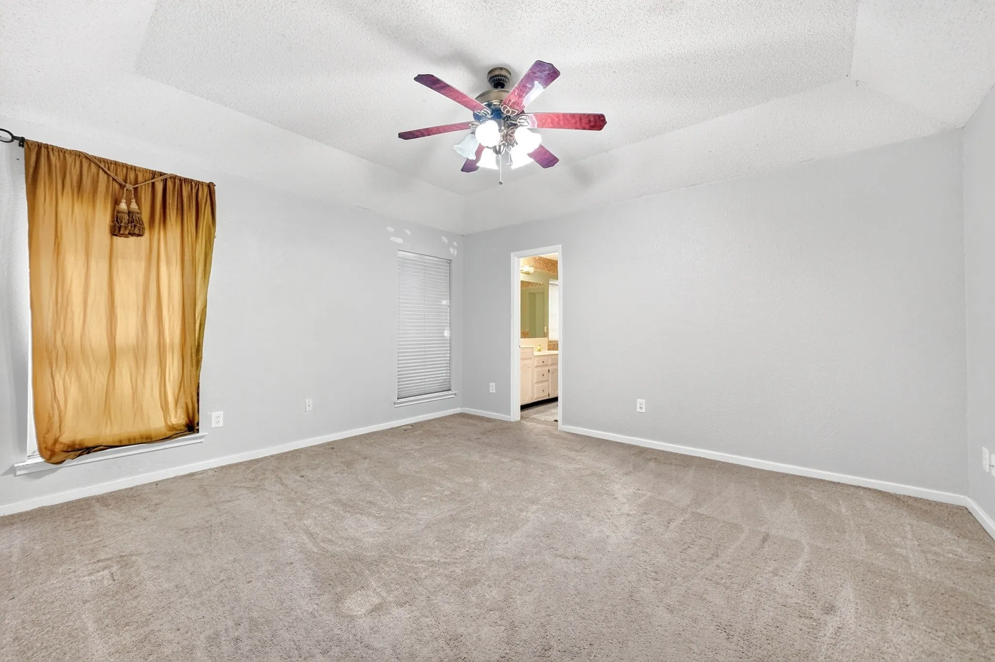 Single Family Residence For Sale in Dallas County , 2209 Dana Drive, Rowlett, Texas 75088, 4 Bedroom, 3 Bathroom, Garage spaces, 2,243 Sqft, built in 1991, mls#21253710, Real Estate Agent in Rowlett, Homes For Sale in Dallas county, Homes For Sale in Rowlett, Realtor in Rowlett Texas, Real Estate Brokerage Independent Realty Texas, Luminita Cordes Realtor