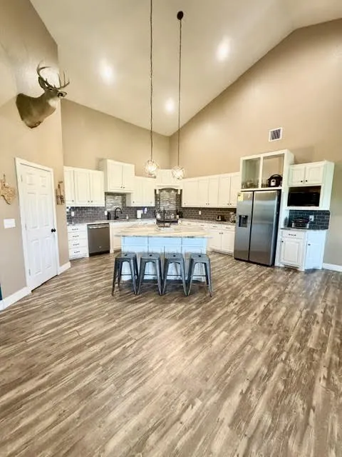 Single Family Residence For Sale in Wise County , 387 Private Road 1452, Chico, Texas 76431, 5 Bedroom, 3 Bathroom, Garage spaces, 3,000 Sqft, built in 2017, mls#21317494, Real Estate Agent in Chico, Homes For Sale in Wise county, Homes For Sale in Chico, Realtor in Chico Texas, Real Estate Brokerage Independent Realty Texas, Luminita Cordes Realtor