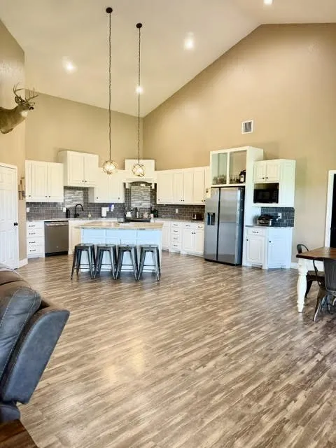 Single Family Residence For Sale in Wise County , 387 Private Road 1452, Chico, Texas 76431, 5 Bedroom, 3 Bathroom, Garage spaces, 3,000 Sqft, built in 2017, mls#21317494, Real Estate Agent in Chico, Homes For Sale in Wise county, Homes For Sale in Chico, Realtor in Chico Texas, Real Estate Brokerage Independent Realty Texas, Luminita Cordes Realtor