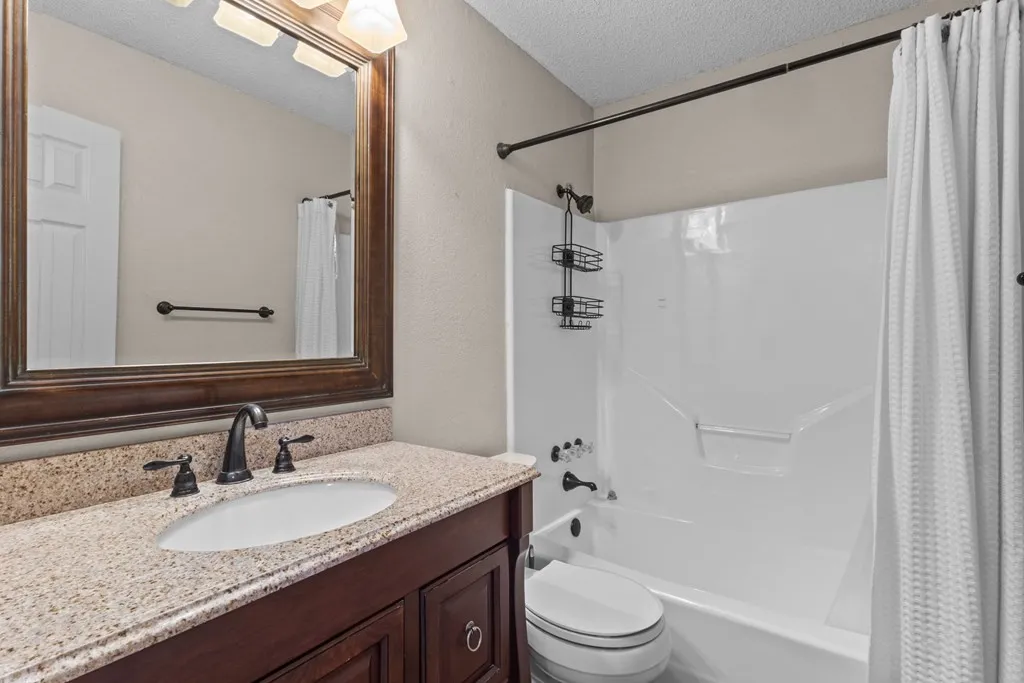 Single Family Residence For Sale in Henderson County , 402 Admiral Drive, Gun Barrel City, Texas 75156, 3 Bedroom, 2 Bathroom, Garage spaces, 1,280 Sqft, built in 1997, Price $389,000, mls#21314139, Real Estate Agent in Gun Barrel City, Homes For Sale in Henderson county, Homes For Sale in Gun Barrel City, Realtor in Gun Barrel City Texas, Real Estate Brokerage Independent Realty Texas, Luminita Cordes Realtor