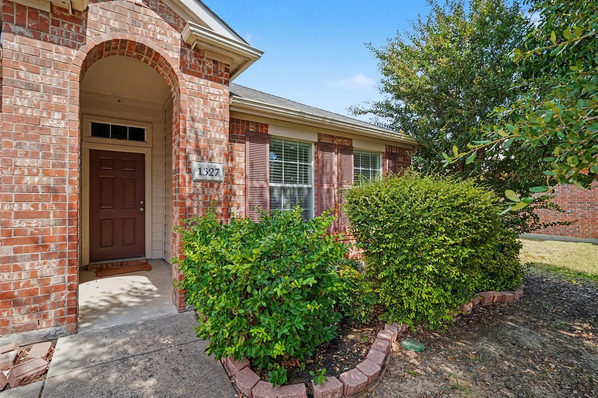 Single Family Residence For Rent in Collin County , 1327 Primrose Drive, Wylie, Texas 75098, 3 Bedroom, 2 Bathroom, 2 Garage spaces, 1,777 Sqft, built in 2004, mls#21317531, Real Estate Agent in Wylie, Homes For Rent in Collin county, Homes For Rent in Wylie, Realtor in Wylie Texas, Real Estate Brokerage Independent Realty Texas, Luminita Cordes Realtor