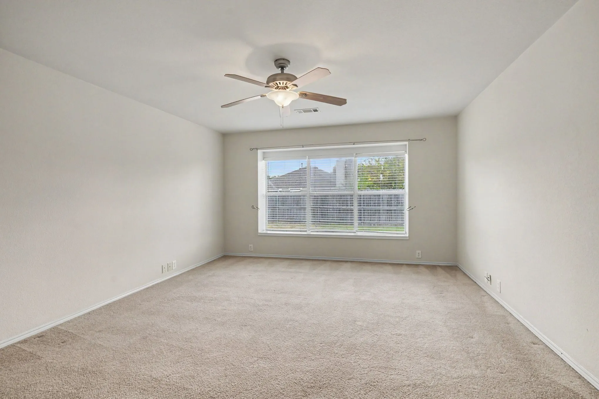 Single Family Residence For Rent in Collin County , 1327 Primrose Drive, Wylie, Texas 75098, 3 Bedroom, 2 Bathroom, 2 Garage spaces, 1,777 Sqft, built in 2004, mls#21317531, Real Estate Agent in Wylie, Homes For Rent in Collin county, Homes For Rent in Wylie, Realtor in Wylie Texas, Real Estate Brokerage Independent Realty Texas, Luminita Cordes Realtor