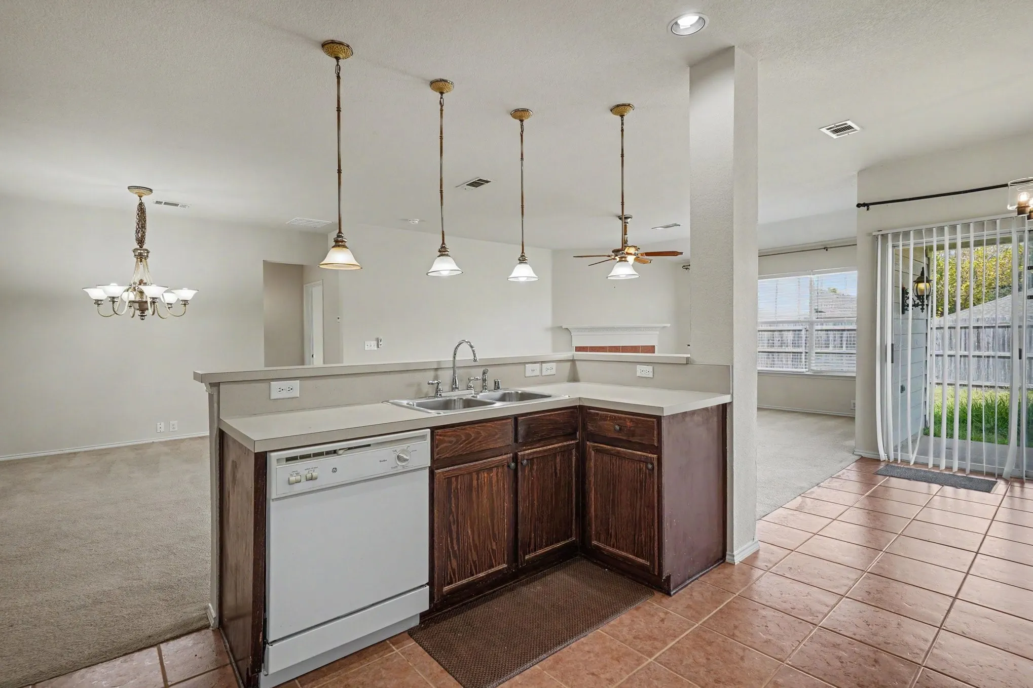 Single Family Residence For Rent in Collin County , 1327 Primrose Drive, Wylie, Texas 75098, 3 Bedroom, 2 Bathroom, 2 Garage spaces, 1,777 Sqft, built in 2004, mls#21317531, Real Estate Agent in Wylie, Homes For Rent in Collin county, Homes For Rent in Wylie, Realtor in Wylie Texas, Real Estate Brokerage Independent Realty Texas, Luminita Cordes Realtor