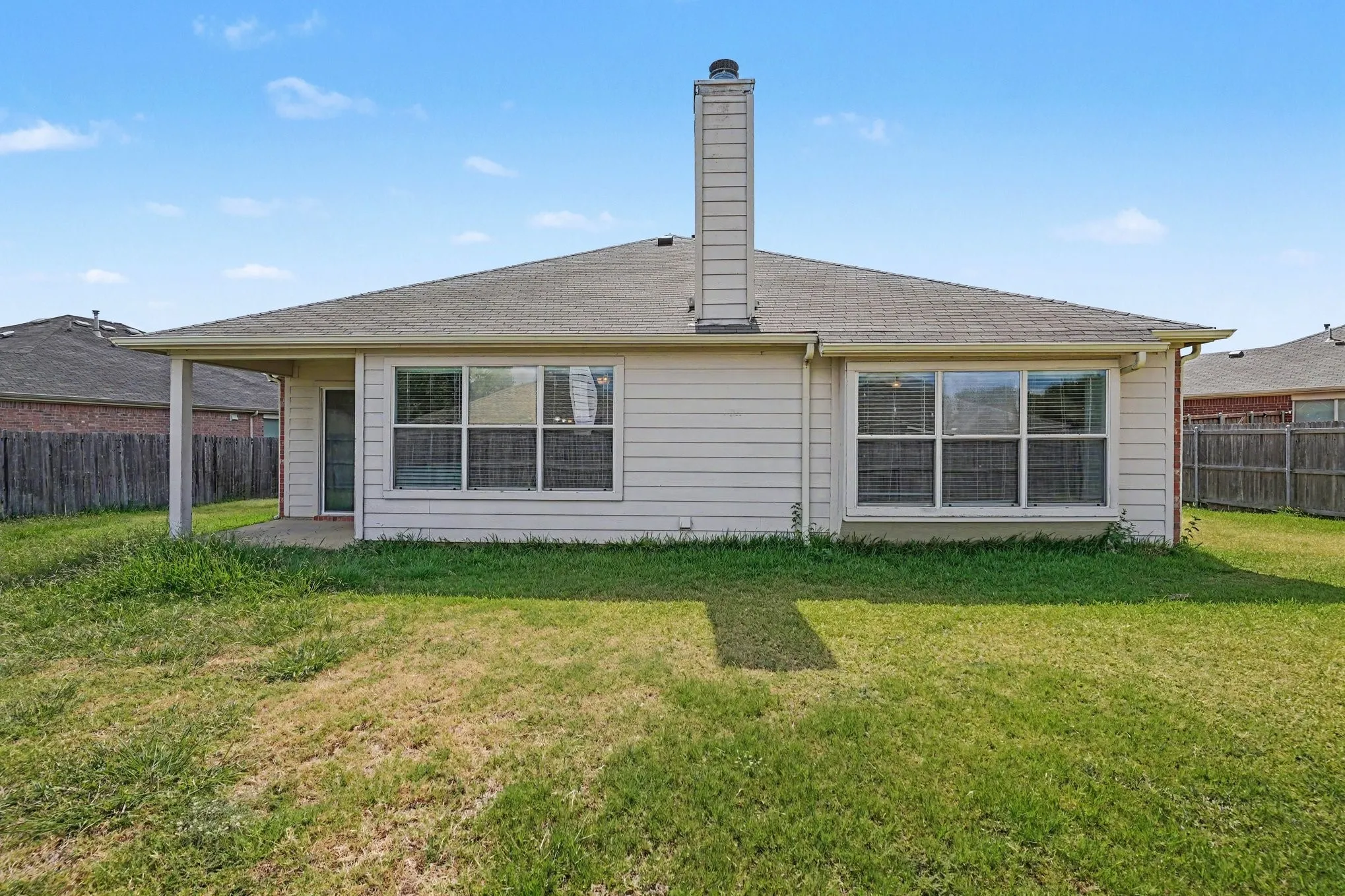 Single Family Residence For Rent in Collin County , 1327 Primrose Drive, Wylie, Texas 75098, 3 Bedroom, 2 Bathroom, 2 Garage spaces, 1,777 Sqft, built in 2004, mls#21317531, Real Estate Agent in Wylie, Homes For Rent in Collin county, Homes For Rent in Wylie, Realtor in Wylie Texas, Real Estate Brokerage Independent Realty Texas, Luminita Cordes Realtor