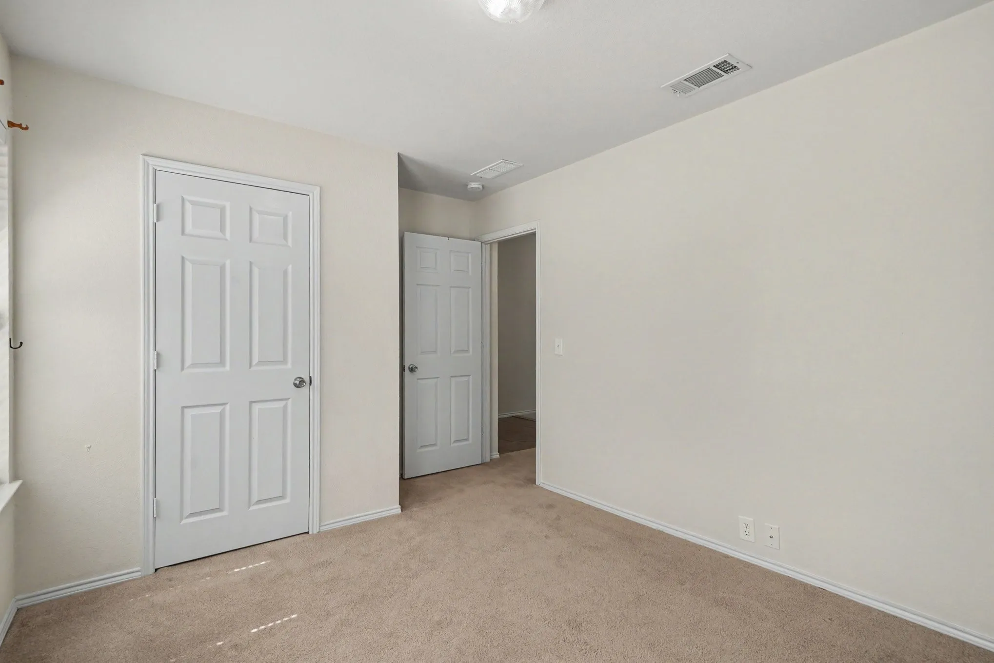 Single Family Residence For Rent in Collin County , 1327 Primrose Drive, Wylie, Texas 75098, 3 Bedroom, 2 Bathroom, 2 Garage spaces, 1,777 Sqft, built in 2004, mls#21317531, Real Estate Agent in Wylie, Homes For Rent in Collin county, Homes For Rent in Wylie, Realtor in Wylie Texas, Real Estate Brokerage Independent Realty Texas, Luminita Cordes Realtor
