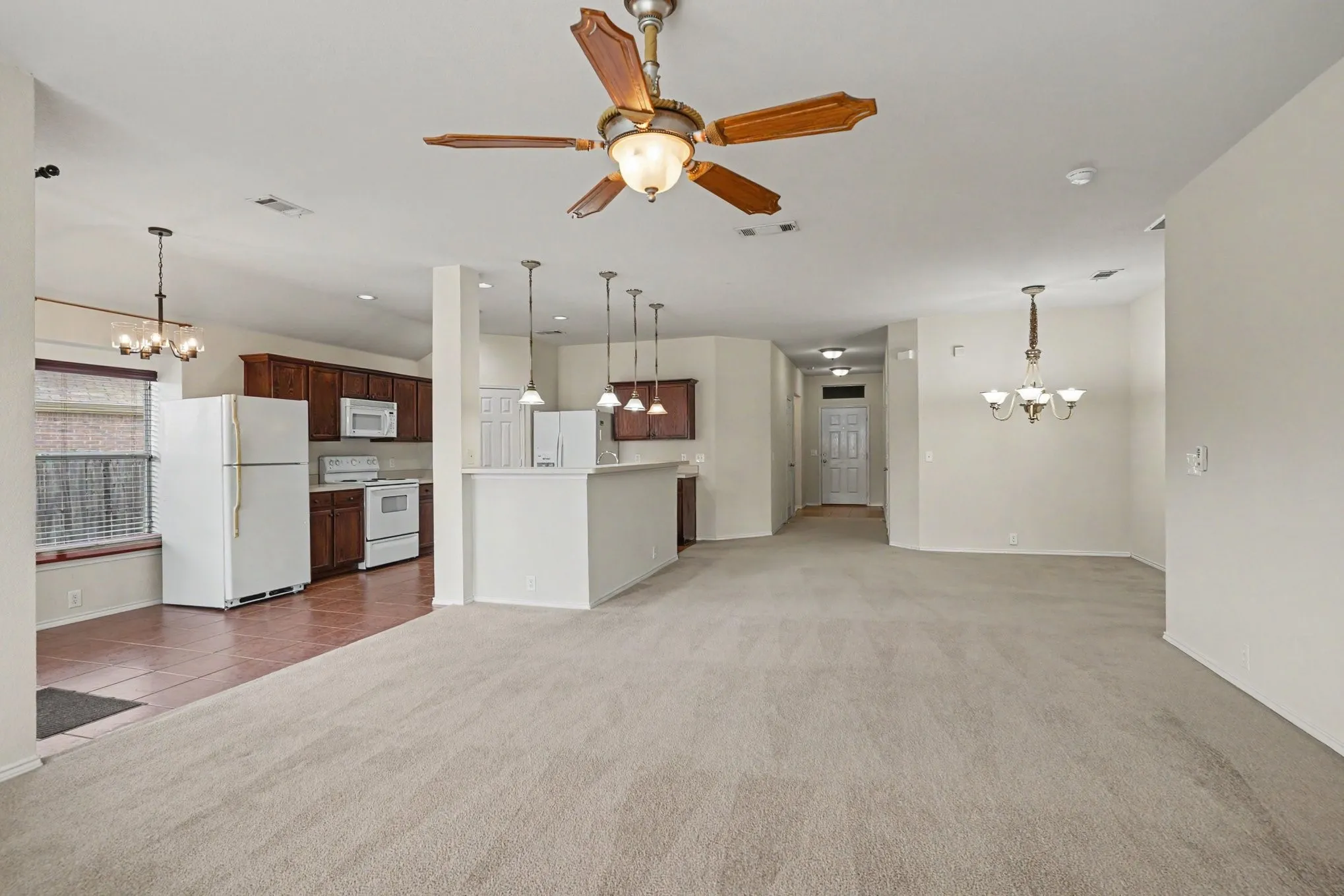 Single Family Residence For Rent in Collin County , 1327 Primrose Drive, Wylie, Texas 75098, 3 Bedroom, 2 Bathroom, 2 Garage spaces, 1,777 Sqft, built in 2004, mls#21317531, Real Estate Agent in Wylie, Homes For Rent in Collin county, Homes For Rent in Wylie, Realtor in Wylie Texas, Real Estate Brokerage Independent Realty Texas, Luminita Cordes Realtor