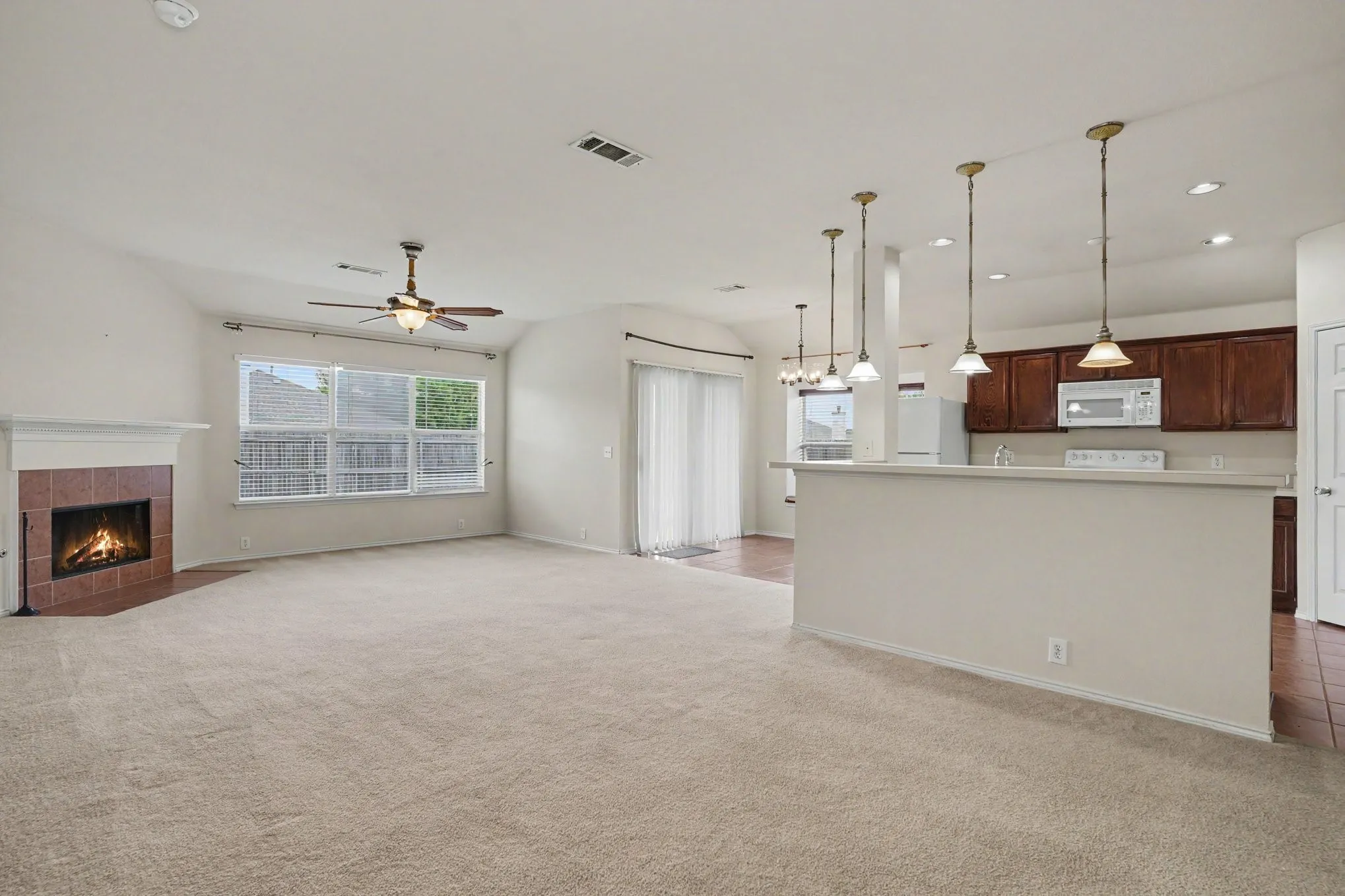 Single Family Residence For Rent in Collin County , 1327 Primrose Drive, Wylie, Texas 75098, 3 Bedroom, 2 Bathroom, 2 Garage spaces, 1,777 Sqft, built in 2004, mls#21317531, Real Estate Agent in Wylie, Homes For Rent in Collin county, Homes For Rent in Wylie, Realtor in Wylie Texas, Real Estate Brokerage Independent Realty Texas, Luminita Cordes Realtor