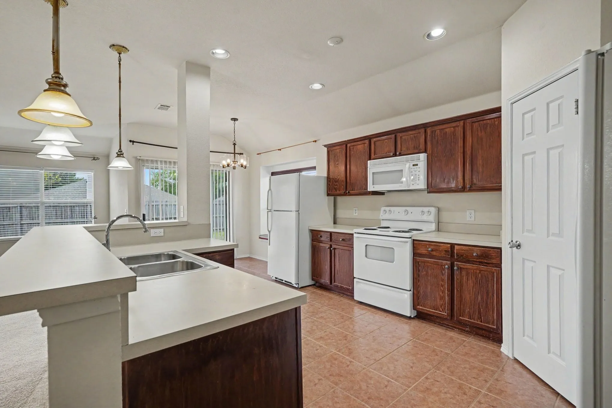 Single Family Residence For Rent in Collin County , 1327 Primrose Drive, Wylie, Texas 75098, 3 Bedroom, 2 Bathroom, 2 Garage spaces, 1,777 Sqft, built in 2004, mls#21317531, Real Estate Agent in Wylie, Homes For Rent in Collin county, Homes For Rent in Wylie, Realtor in Wylie Texas, Real Estate Brokerage Independent Realty Texas, Luminita Cordes Realtor