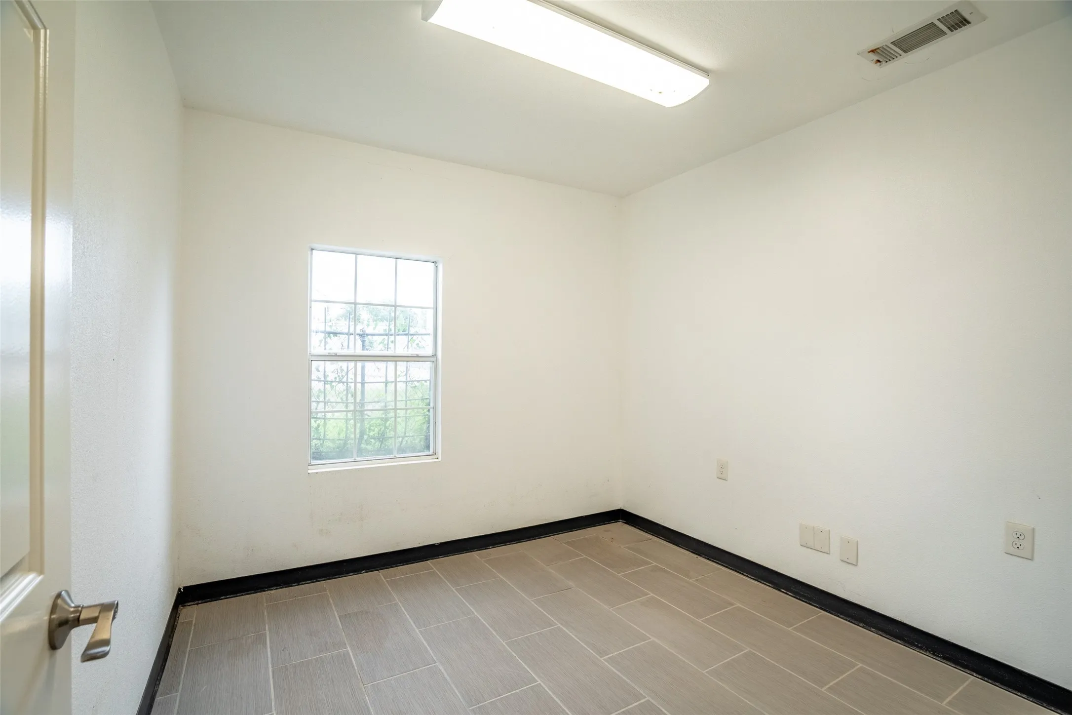 Industrial For Sale in Dallas County , 401 W Simonds Road, Seagoville, Texas 75159, 0, 0, Garage spaces, 0 Sqft, built in 2000, mls#21308571, Real Estate Agent in Seagoville, Homes For Sale in Dallas county, Homes For Sale in Seagoville, Realtor in Seagoville Texas, Real Estate Brokerage Independent Realty Texas, Luminita Cordes Realtor