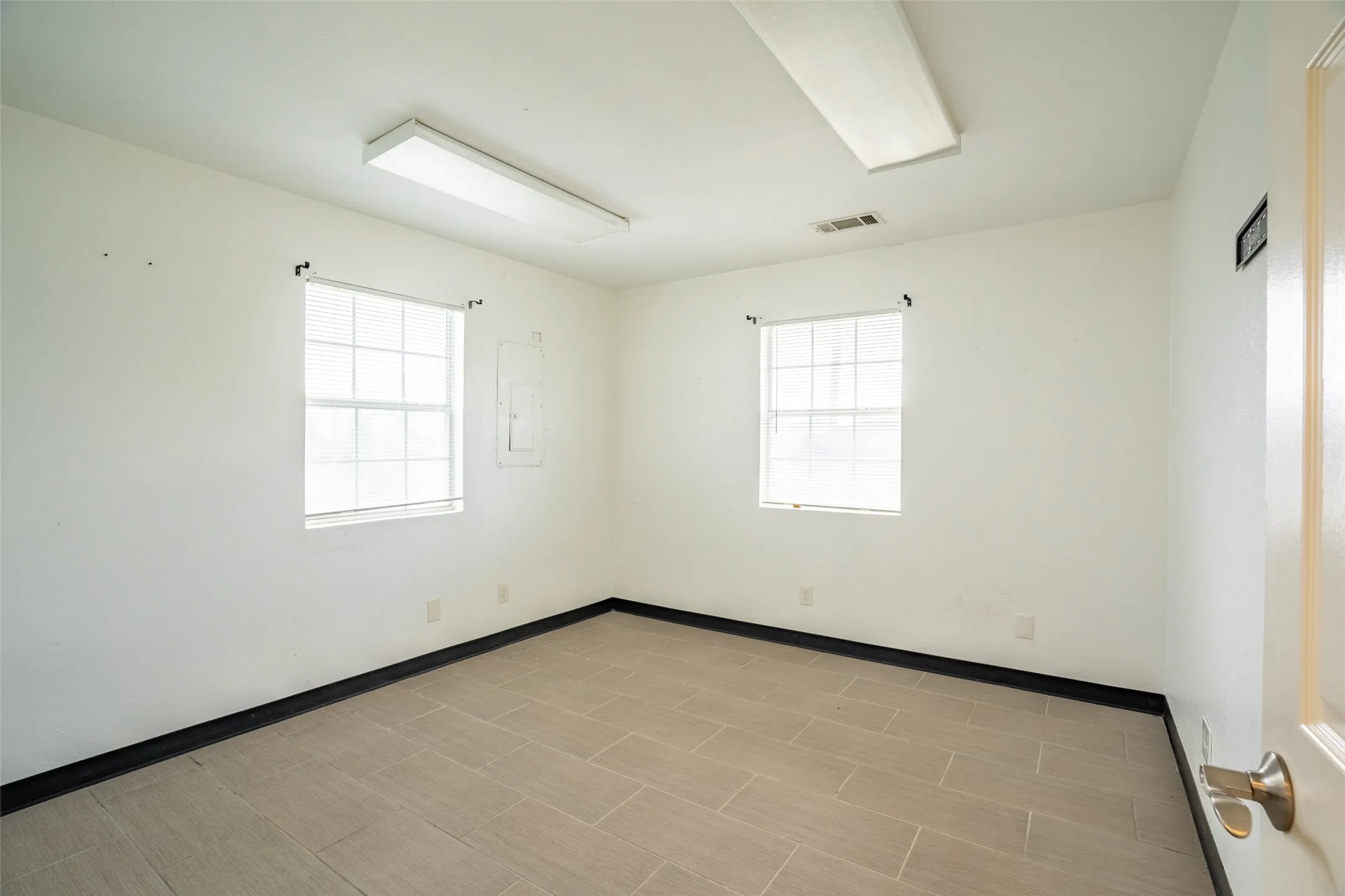 Industrial For Sale in Dallas County , 401 W Simonds Road, Seagoville, Texas 75159, 0, 0, Garage spaces, 0 Sqft, built in 2000, mls#21308571, Real Estate Agent in Seagoville, Homes For Sale in Dallas county, Homes For Sale in Seagoville, Realtor in Seagoville Texas, Real Estate Brokerage Independent Realty Texas, Luminita Cordes Realtor