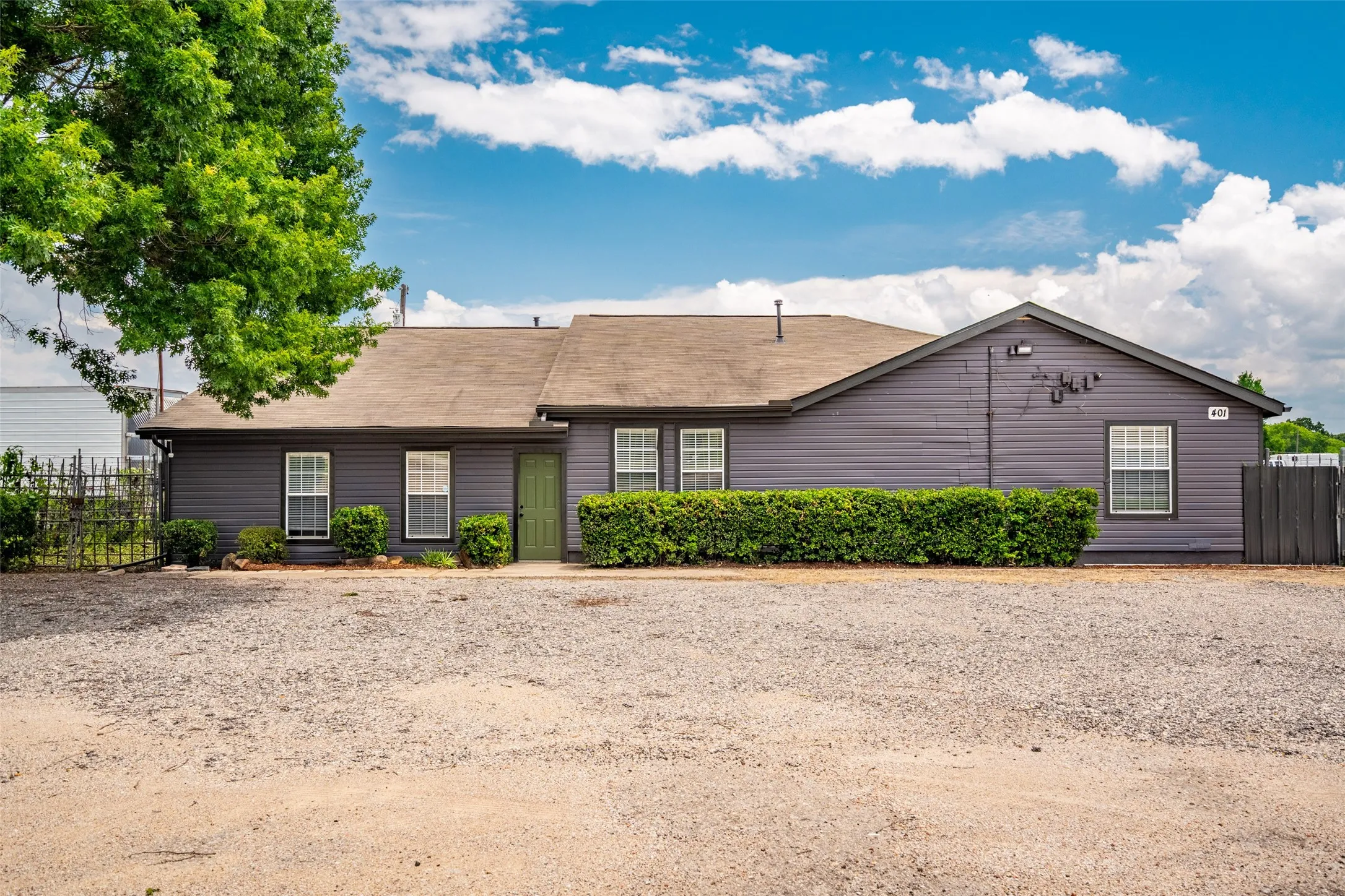 Industrial For Sale in Dallas County , 401 W Simonds Road, Seagoville, Texas 75159, 0, 0, Garage spaces, 0 Sqft, built in 2000, mls#21308571, Real Estate Agent in Seagoville, Homes For Sale in Dallas county, Homes For Sale in Seagoville, Realtor in Seagoville Texas, Real Estate Brokerage Independent Realty Texas, Luminita Cordes Realtor