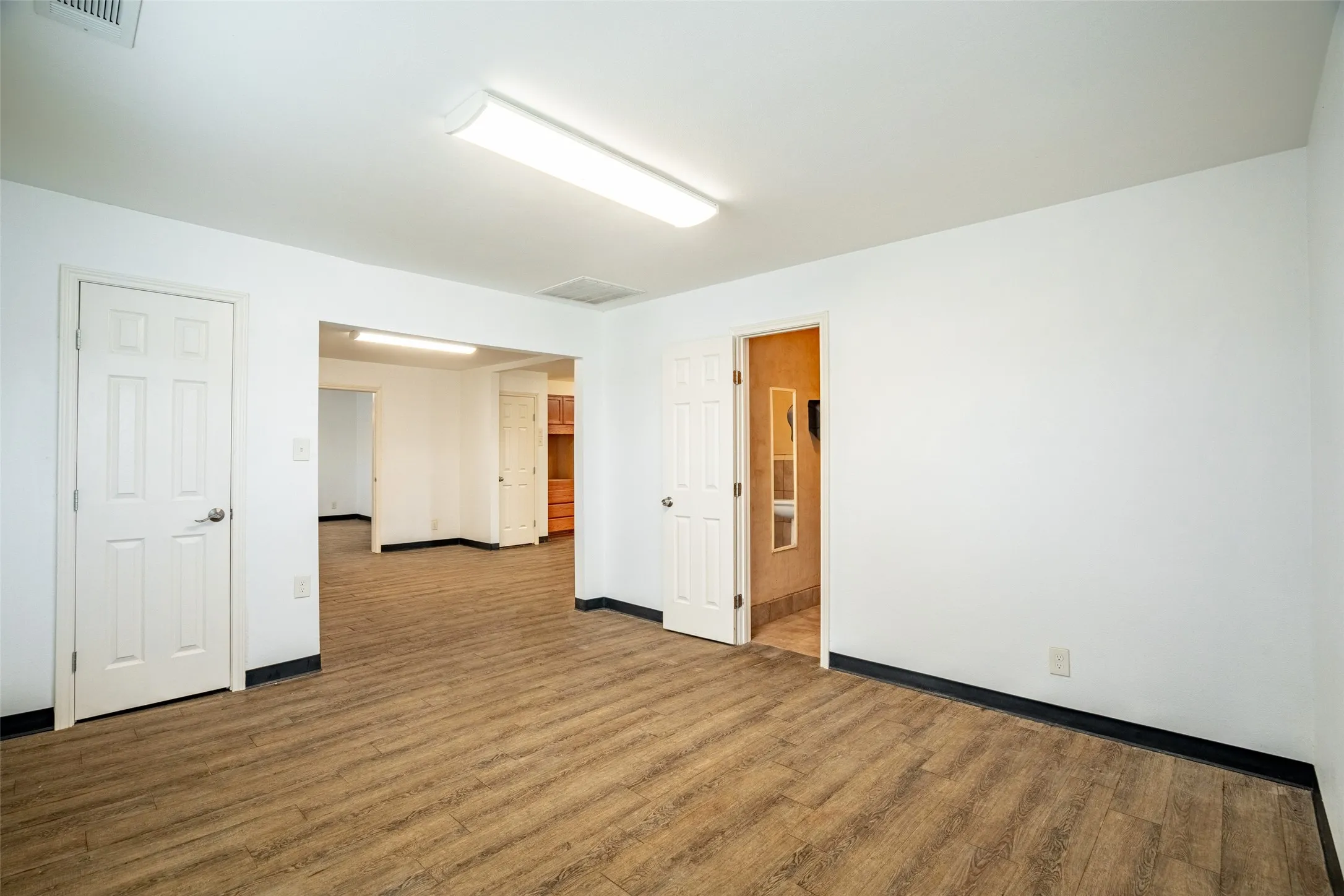 Industrial For Sale in Dallas County , 401 W Simonds Road, Seagoville, Texas 75159, 0, 0, Garage spaces, 0 Sqft, built in 2000, mls#21308571, Real Estate Agent in Seagoville, Homes For Sale in Dallas county, Homes For Sale in Seagoville, Realtor in Seagoville Texas, Real Estate Brokerage Independent Realty Texas, Luminita Cordes Realtor