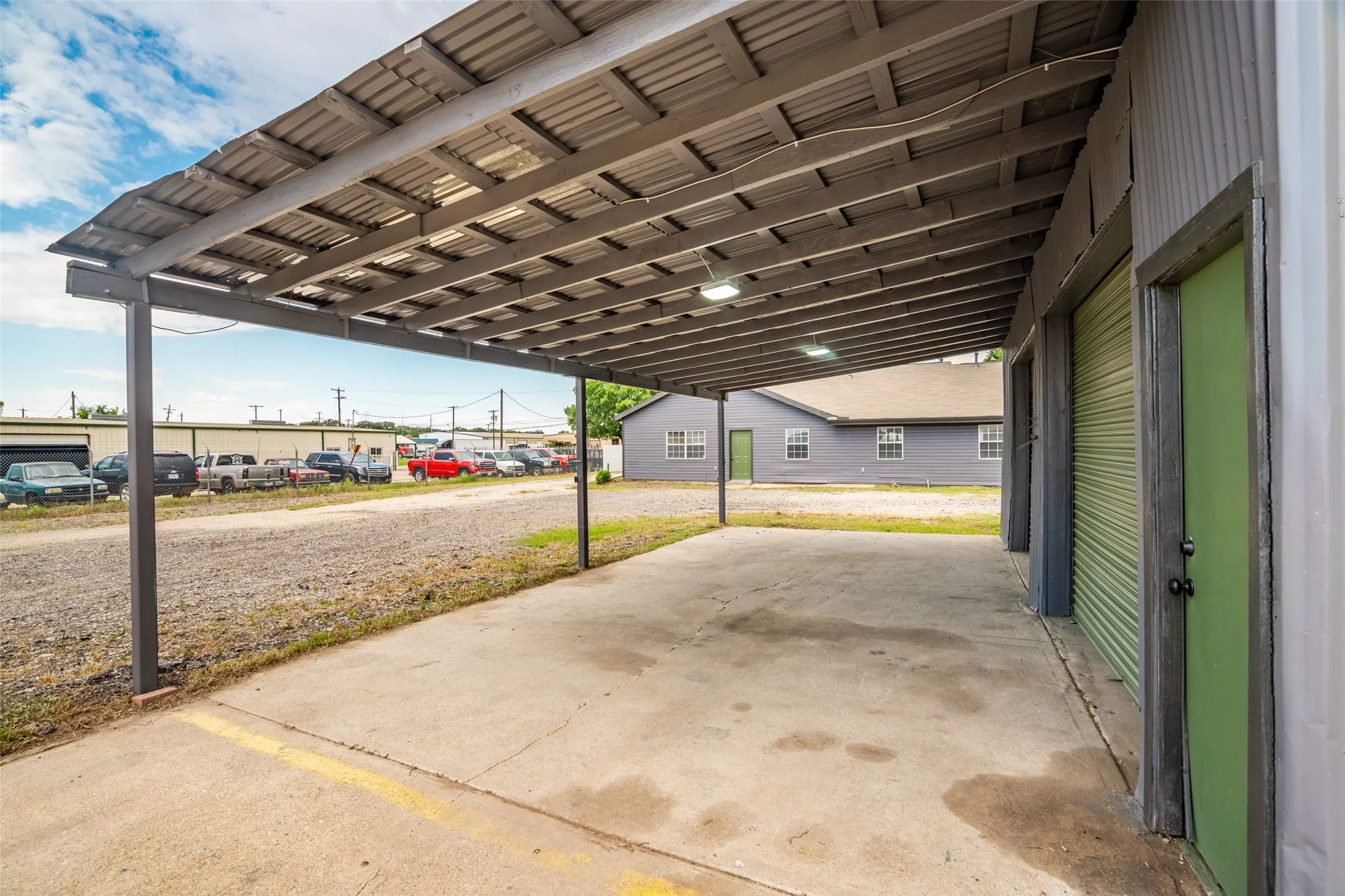 Industrial For Sale in Dallas County , 401 W Simonds Road, Seagoville, Texas 75159, 0, 0, Garage spaces, 0 Sqft, built in 2000, mls#21308571, Real Estate Agent in Seagoville, Homes For Sale in Dallas county, Homes For Sale in Seagoville, Realtor in Seagoville Texas, Real Estate Brokerage Independent Realty Texas, Luminita Cordes Realtor