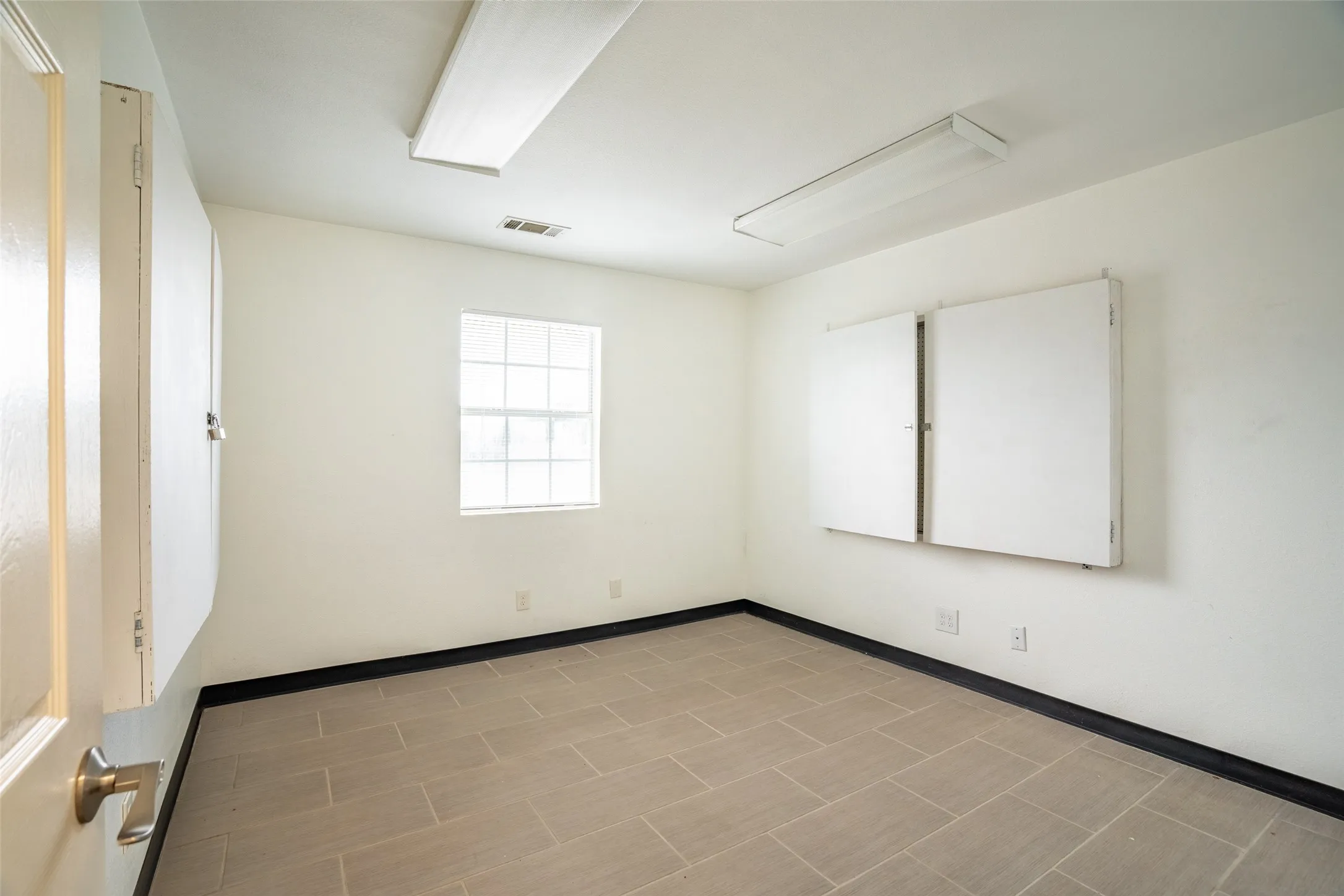 Industrial For Sale in Dallas County , 401 W Simonds Road, Seagoville, Texas 75159, 0, 0, Garage spaces, 0 Sqft, built in 2000, mls#21308571, Real Estate Agent in Seagoville, Homes For Sale in Dallas county, Homes For Sale in Seagoville, Realtor in Seagoville Texas, Real Estate Brokerage Independent Realty Texas, Luminita Cordes Realtor
