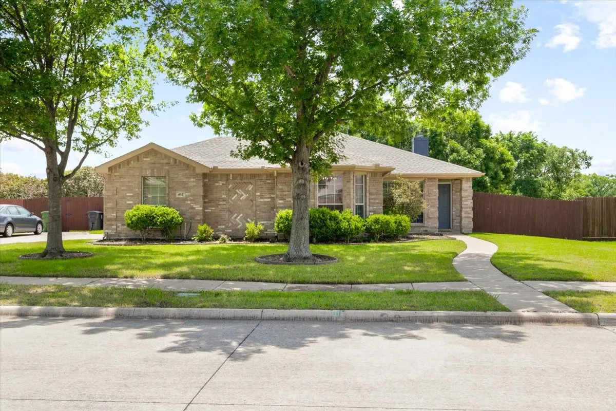 Single Family Residence For Rent in Collin County , 416 Ponderosa Trail, Murphy, Texas 75094, 3 Bedroom, 2 Bathroom, 2 Garage spaces, 1,761 Sqft, built in 2003, mls#21317037, Real Estate Agent in Murphy, Homes For Rent in Collin county, Homes For Rent in Murphy, Realtor in Murphy Texas, Real Estate Brokerage Independent Realty Texas, Luminita Cordes Realtor